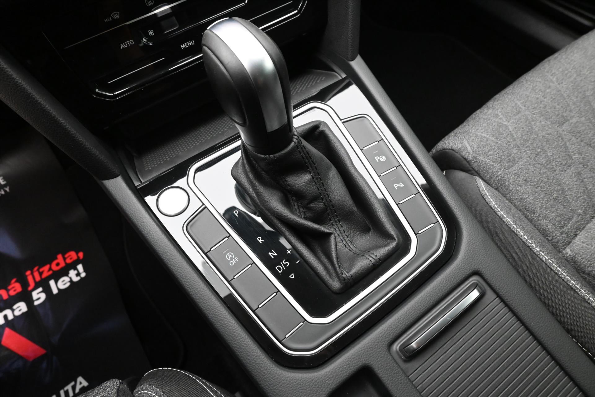 Hlavní fotografie vozu Volkswagen Passat 2,0 TDI 110 kW DSG Business Záruka až 5 let (24)