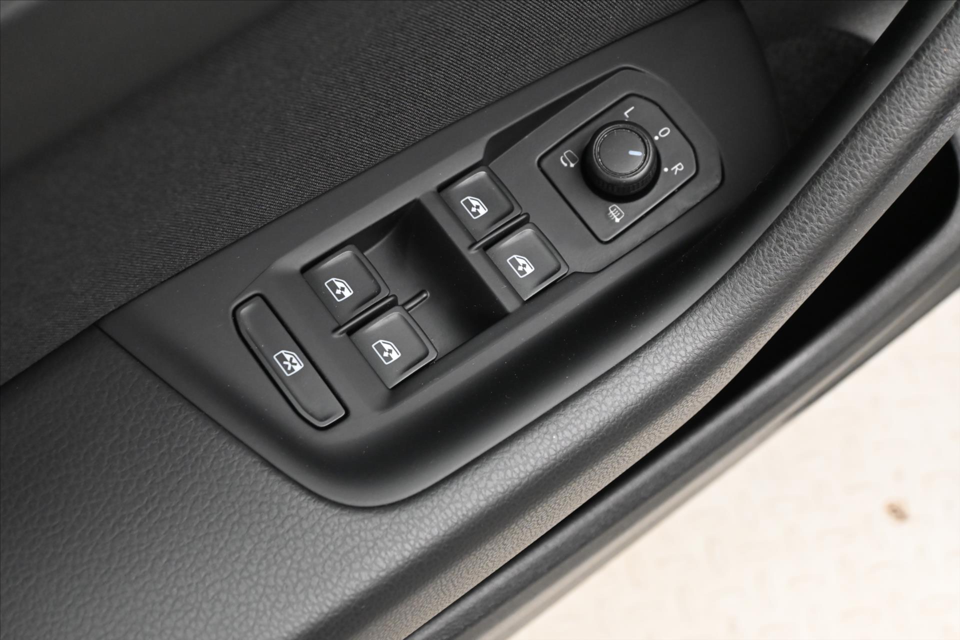Hlavní fotografie vozu Volkswagen Passat 2,0 TDI 110 kW DSG Business Záruka až 5 let (27)