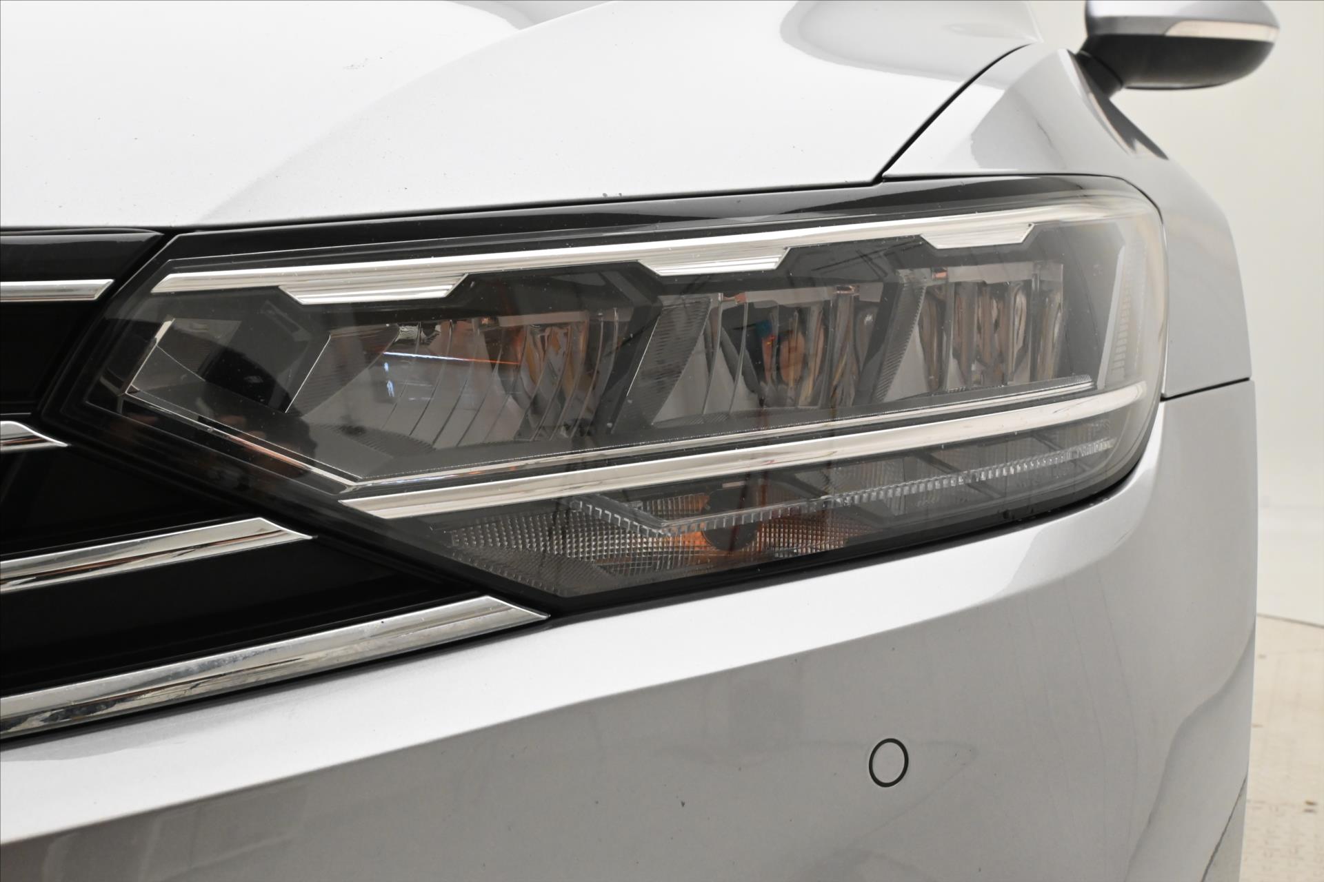 Hlavní fotografie vozu Volkswagen Passat 2,0 TDI 110 kW DSG Business Záruka až 5 let (31)