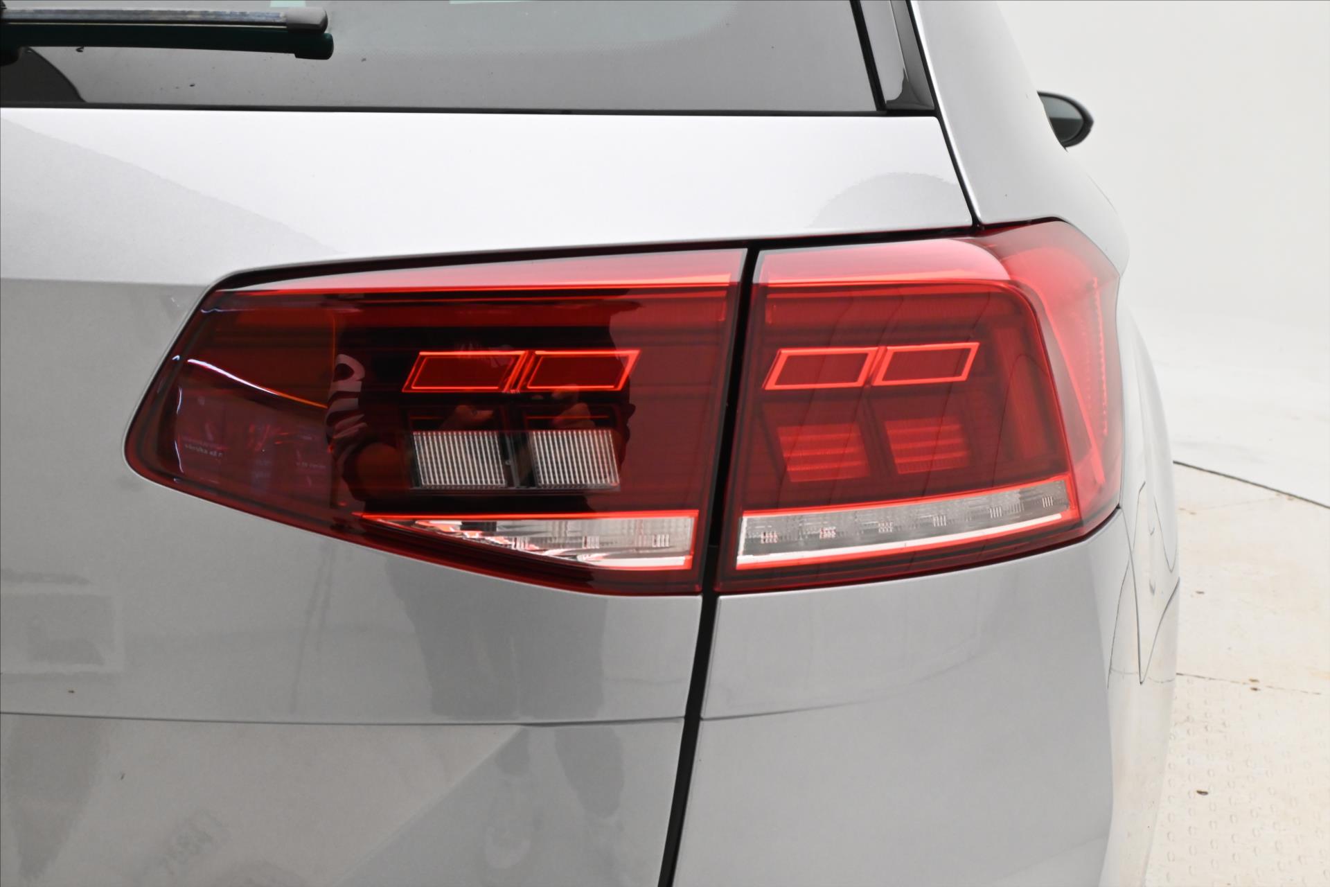 Hlavní fotografie vozu Volkswagen Passat 2,0 TDI 110 kW DSG Business Záruka až 5 let (32)