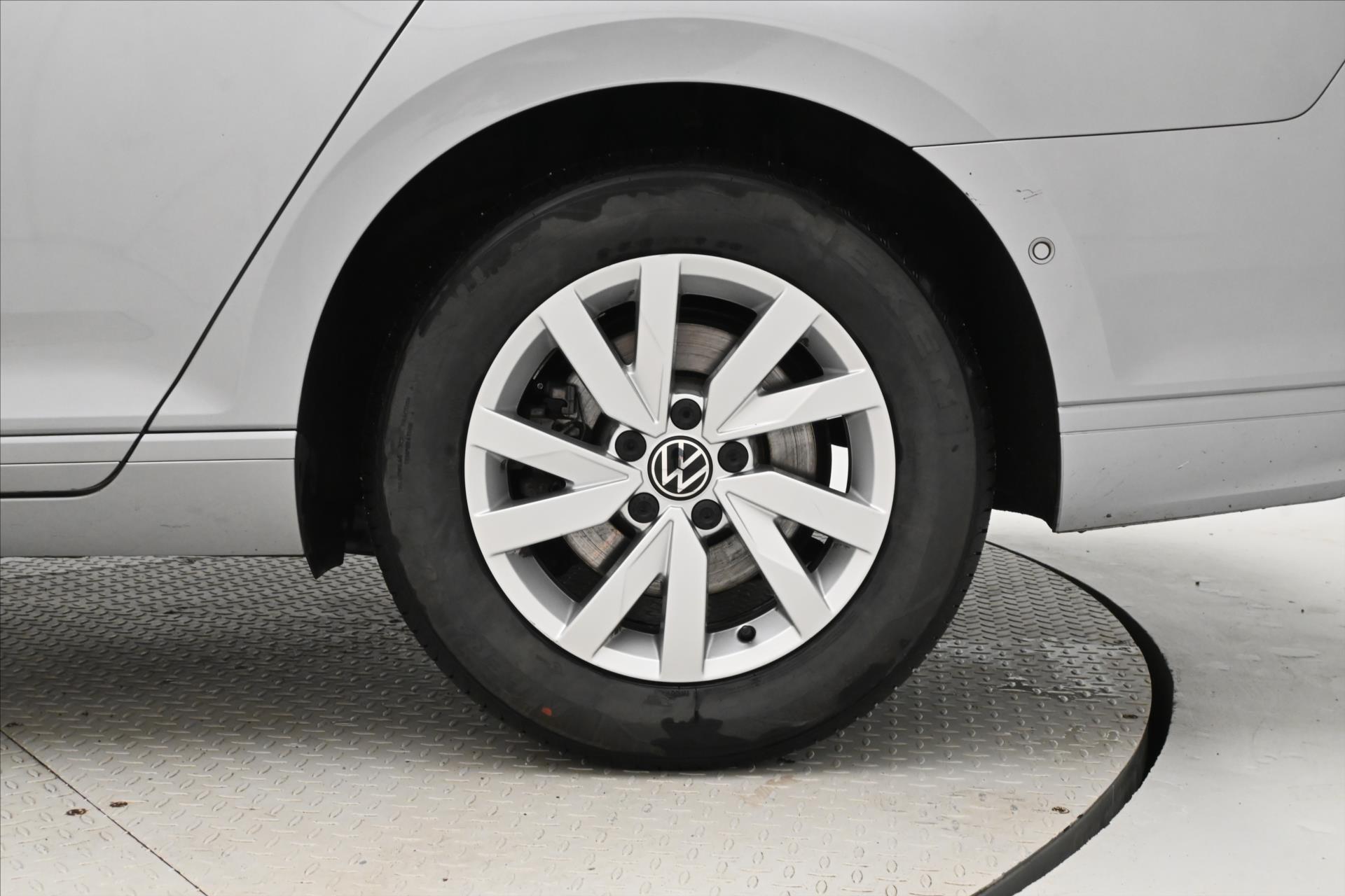 Hlavní fotografie vozu Volkswagen Passat 2,0 TDI 110 kW DSG Business Záruka až 5 let (33)