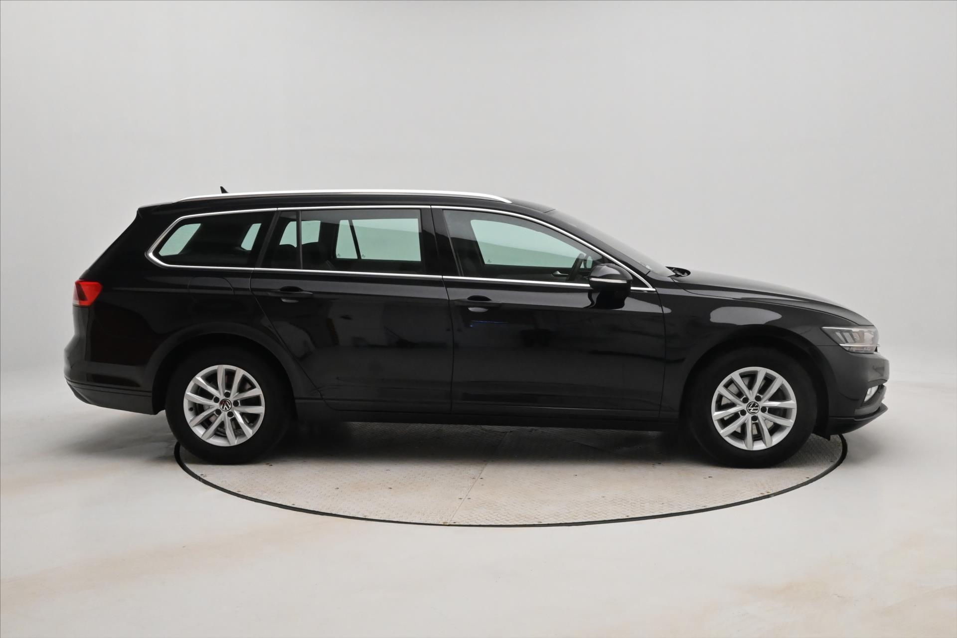 Hlavní fotografie vozu Volkswagen Passat 2,0 TDI 110kW DSG Businnes Záruka až 5 let (4)
