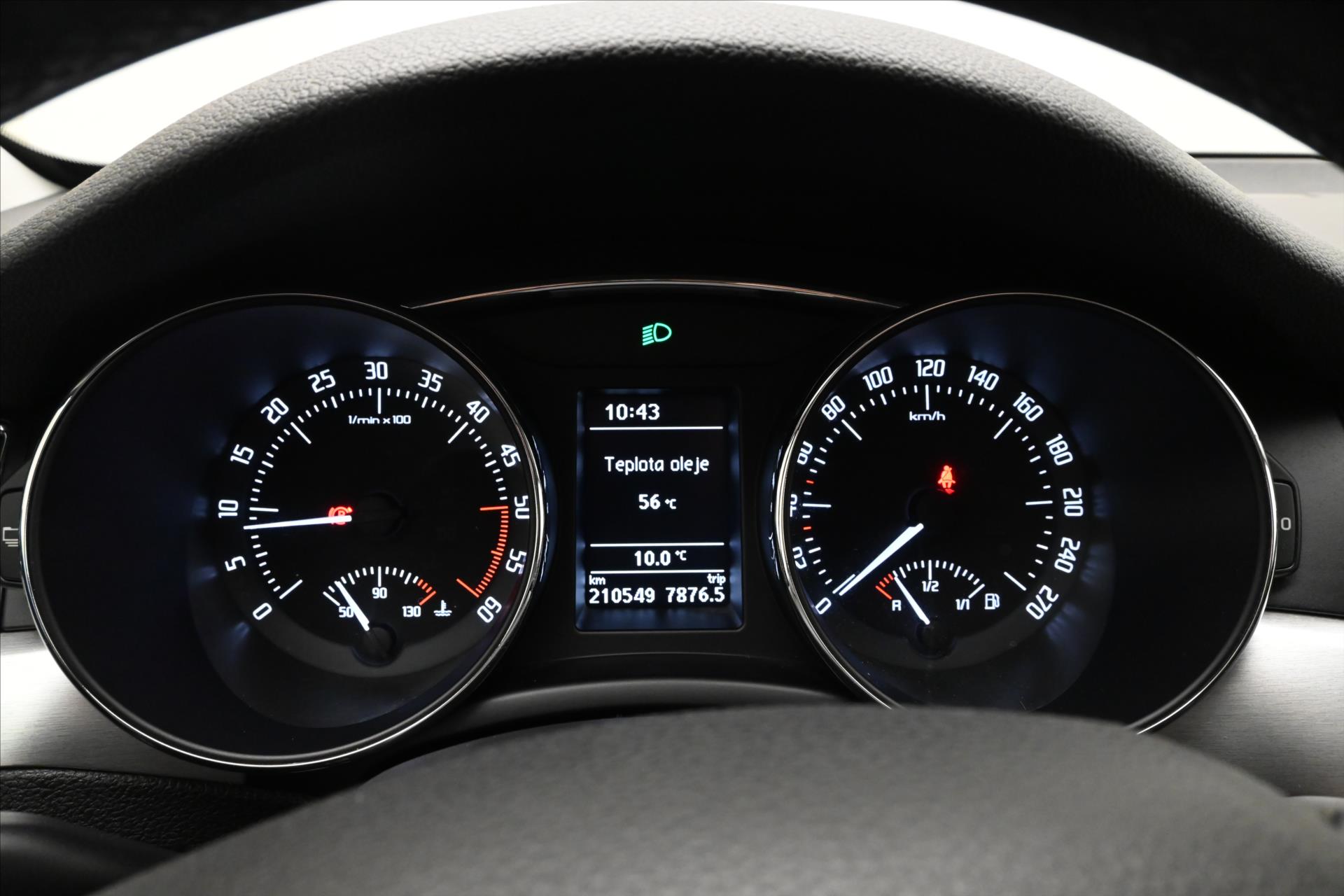 Hlavní fotografie vozu Škoda Superb 2,0 TDI 125 kW Ambition Záruka až 5 let (17)