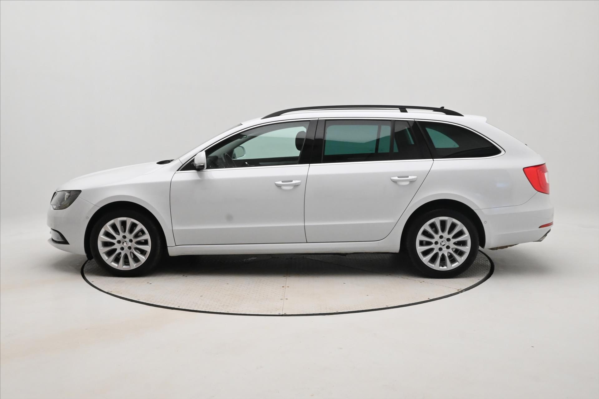 Hlavní fotografie vozu Škoda Superb 2,0 TDI 125 kW Ambition Záruka až 5 let (9)