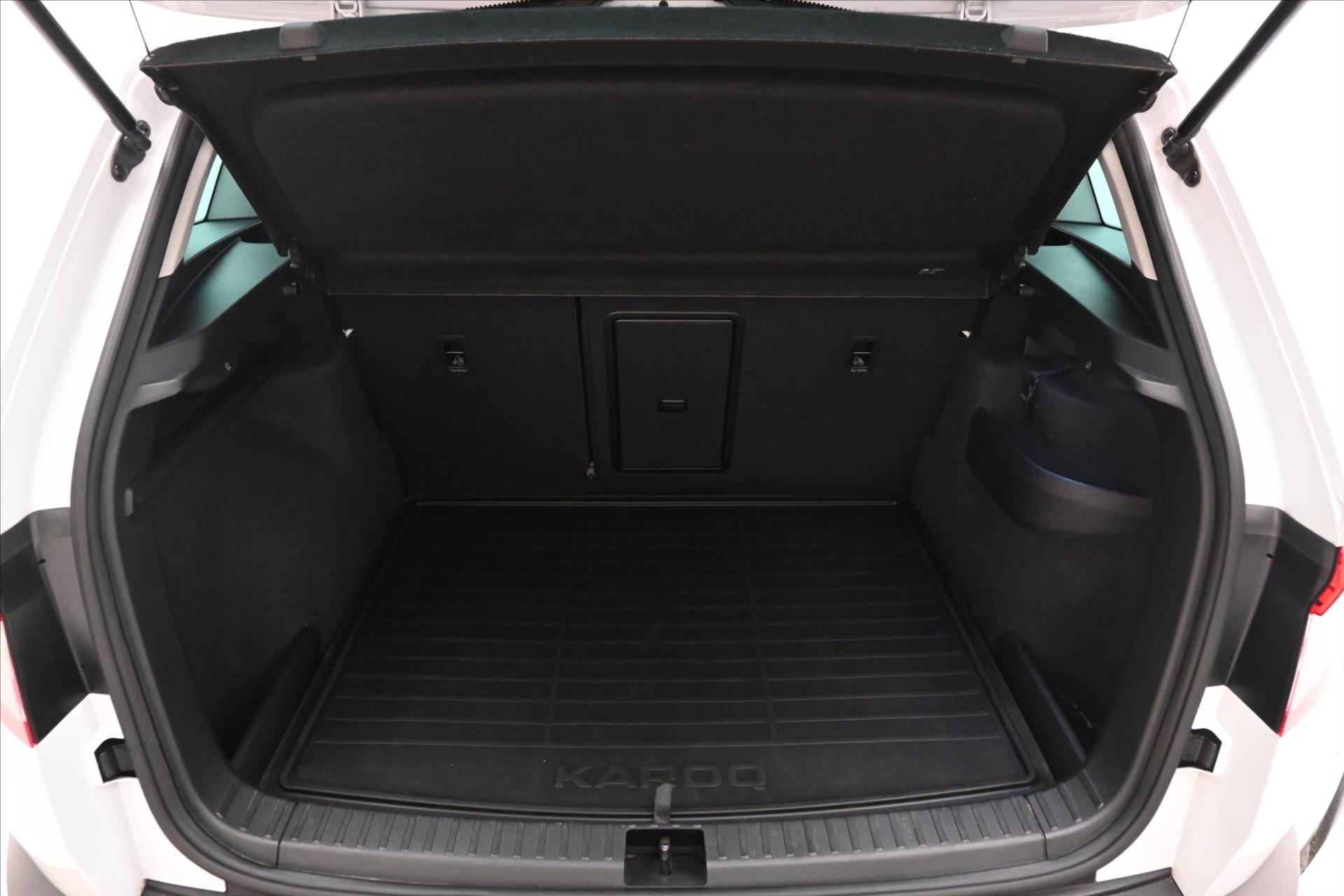 Hlavní fotografie vozu Škoda Karoq 2,0 TDI 110 kW DSG 4x4 TAŽNÉ Záruka až 5 let (10)