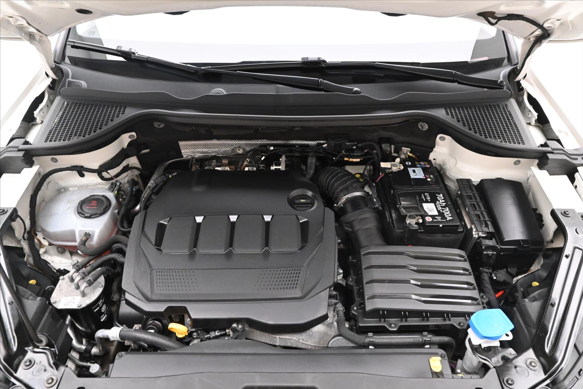 Hlavní fotografie vozu Škoda Karoq 2,0 TDI 110 kW DSG 4x4 TAŽNÉ Záruka až 5 let (9)