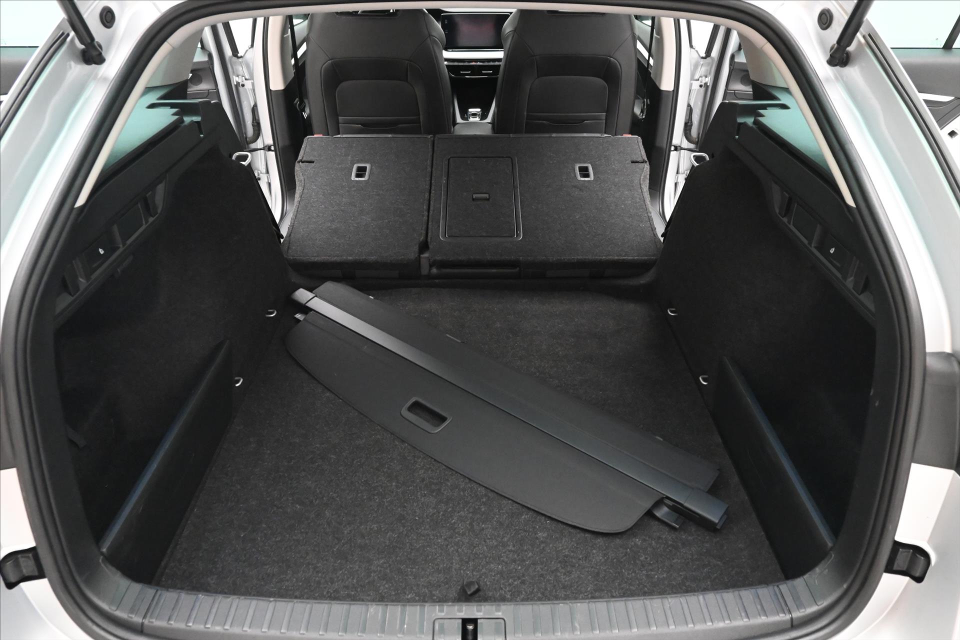 Main photo of the car Skoda Octavia 2.0 TDI 110 kW DSG Style Warranty up to 5 years (11)