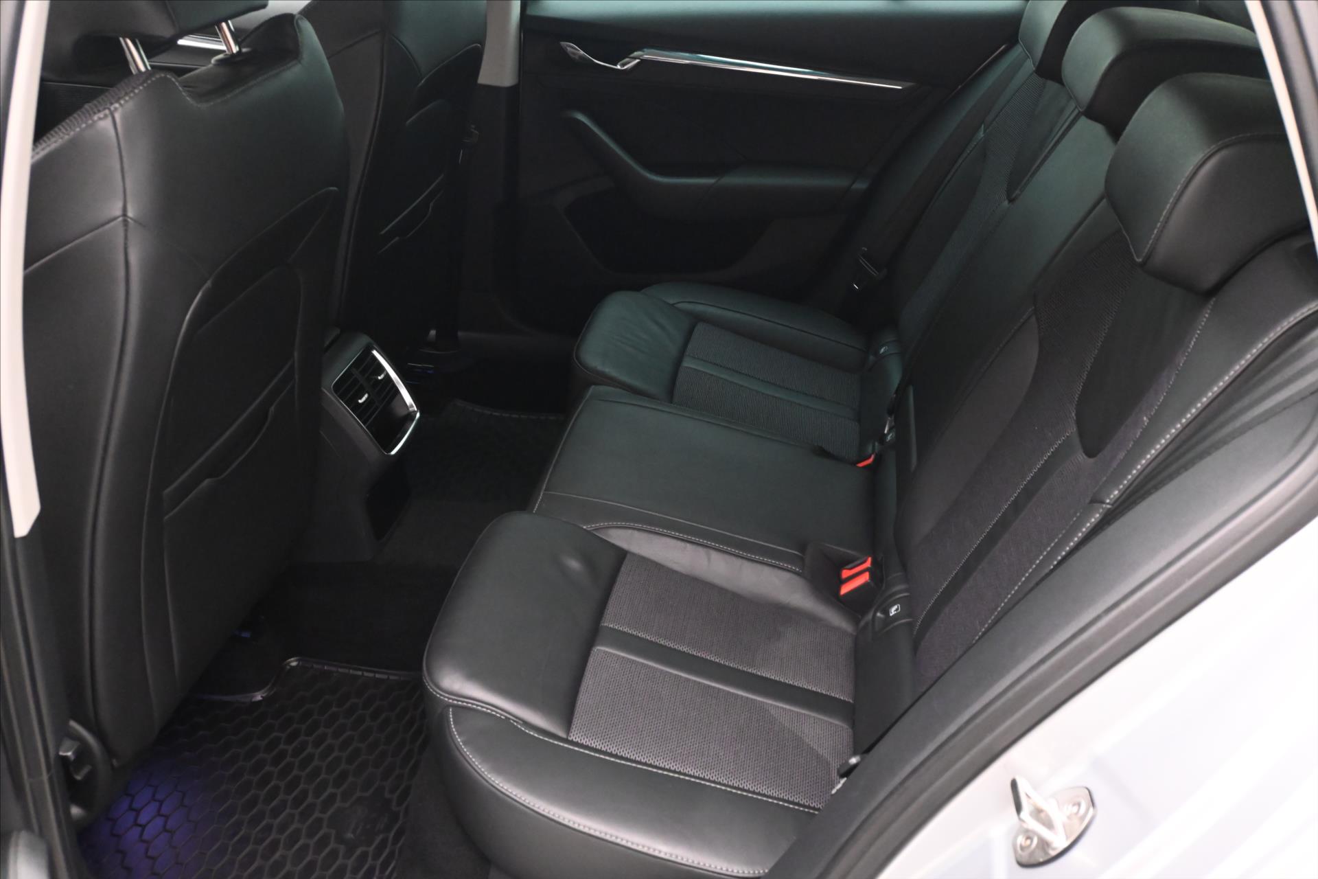 Main photo of the car Skoda Octavia 2.0 TDI 110 kW DSG Style Warranty up to 5 years (14)
