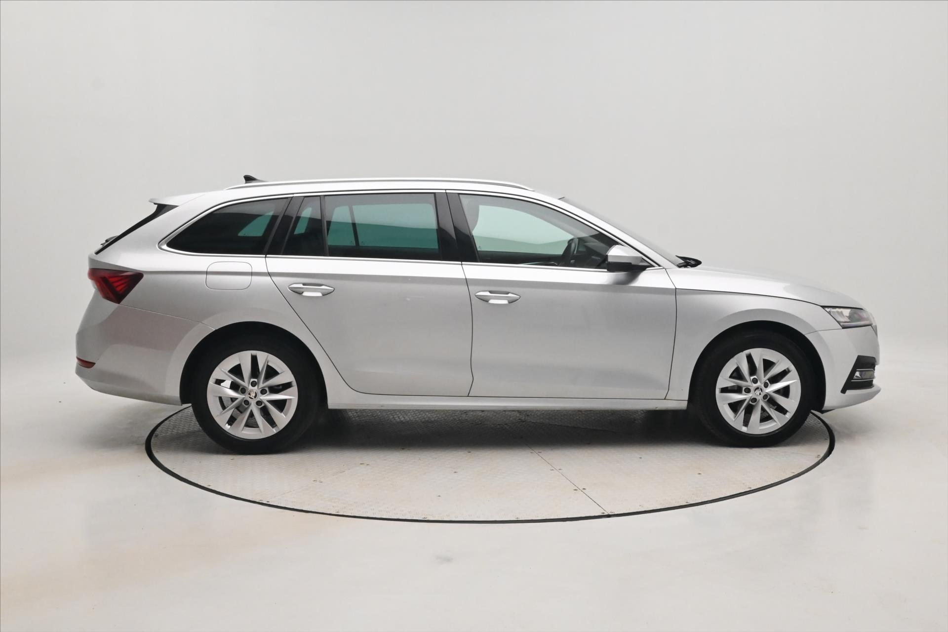 Main photo of the car Skoda Octavia 2.0 TDI 110 kW DSG Style Warranty up to 5 years (4)