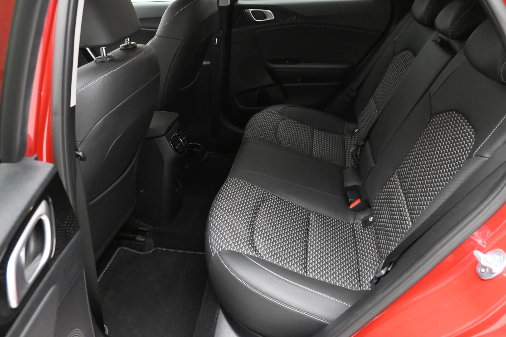 Hlavní fotografie vozu Kia XCeed 1,5 T-GDi 117kW Exclusiv Záruka až 5 let (15)