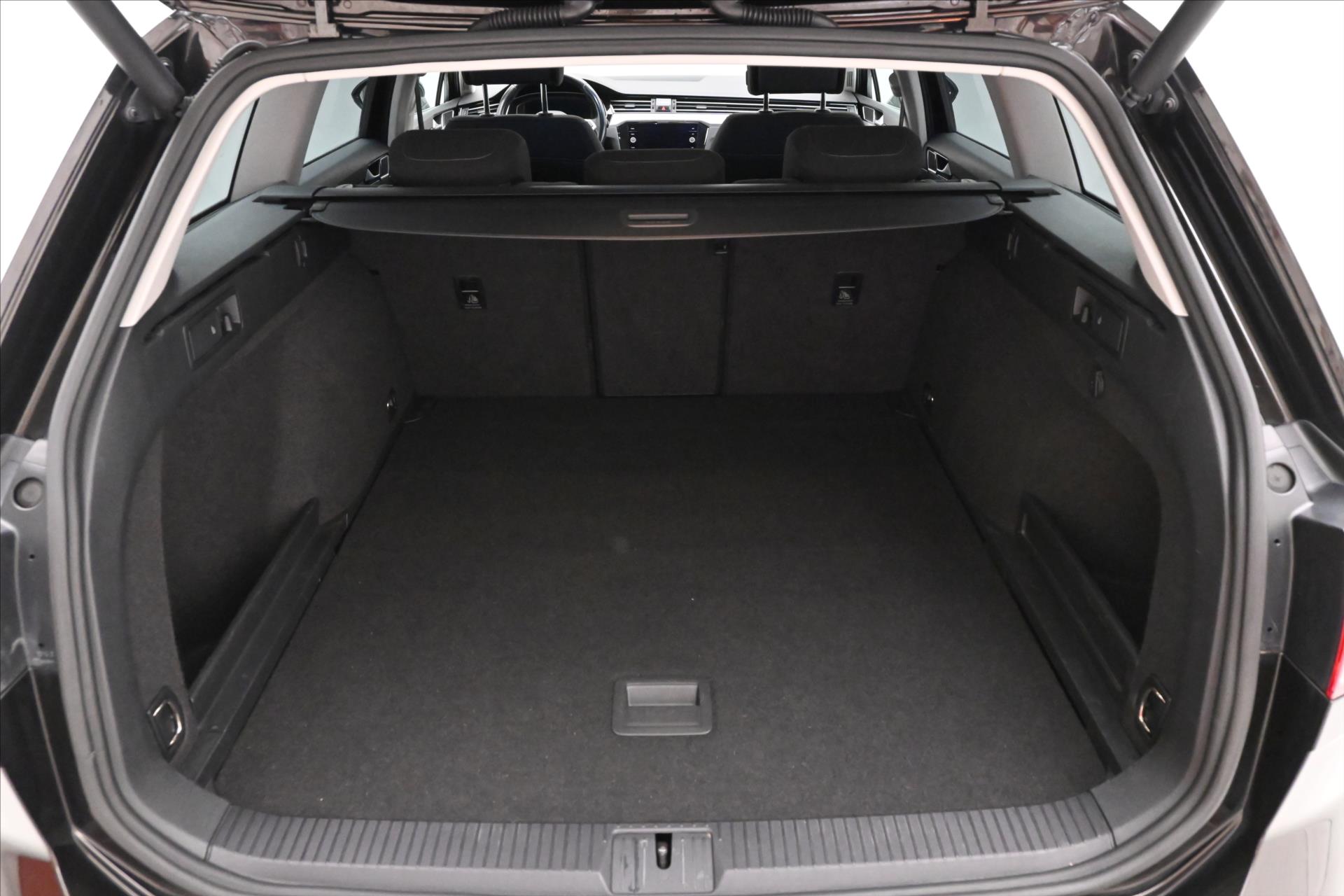 Hlavní fotografie vozu Volkswagen Passat 2,0 TDI 110 kW DSG Business Záruka až 5 let (11)