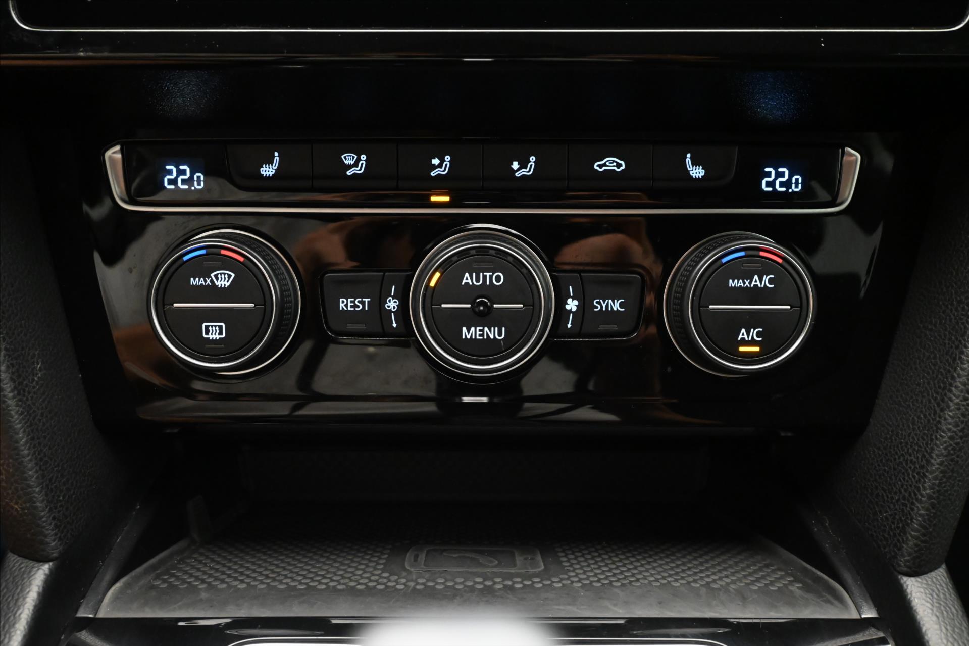 Hlavní fotografie vozu Volkswagen Passat 2,0 TDI 110 kW DSG Business Záruka až 5 let (22)