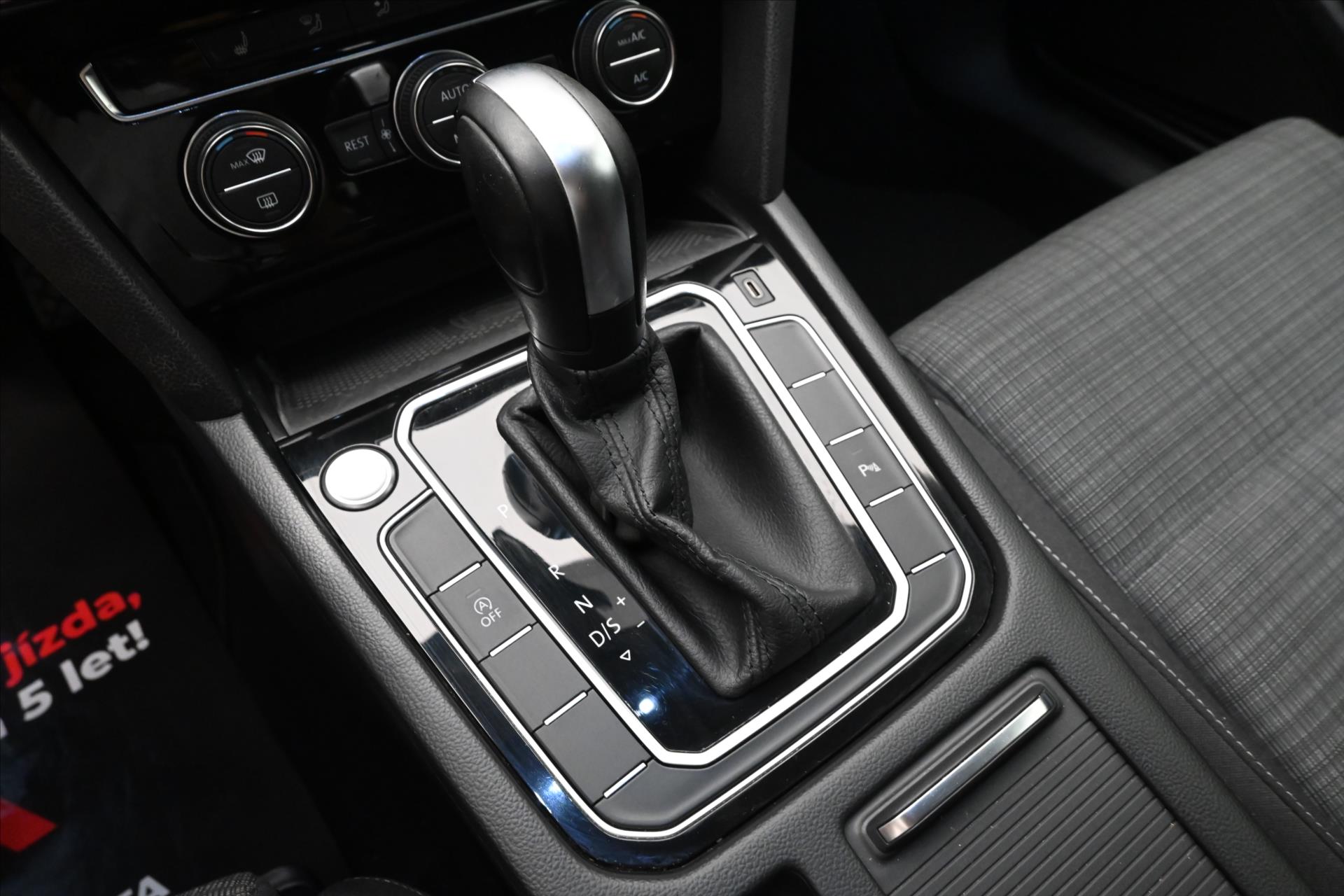 Hlavní fotografie vozu Volkswagen Passat 2,0 TDI 110 kW DSG Business Záruka až 5 let (23)