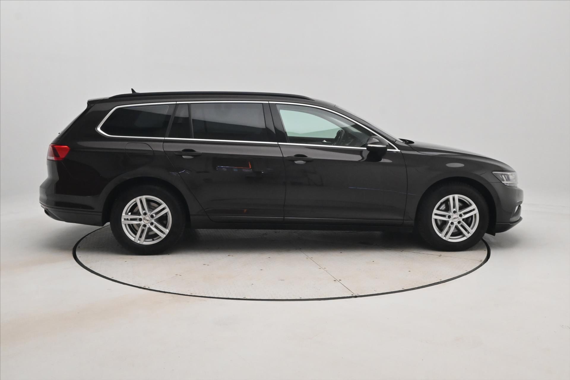 Hlavní fotografie vozu Volkswagen Passat 2,0 TDI 110 kW DSG Business Záruka až 5 let (5)