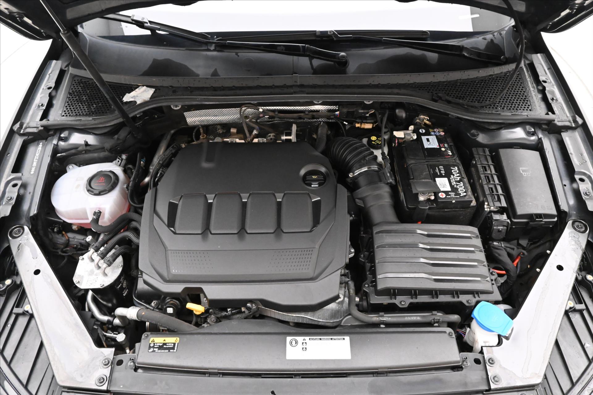 Hlavní fotografie vozu Volkswagen Passat 2,0 TDI 110 kW DSG Business Záruka až 5 let (10)