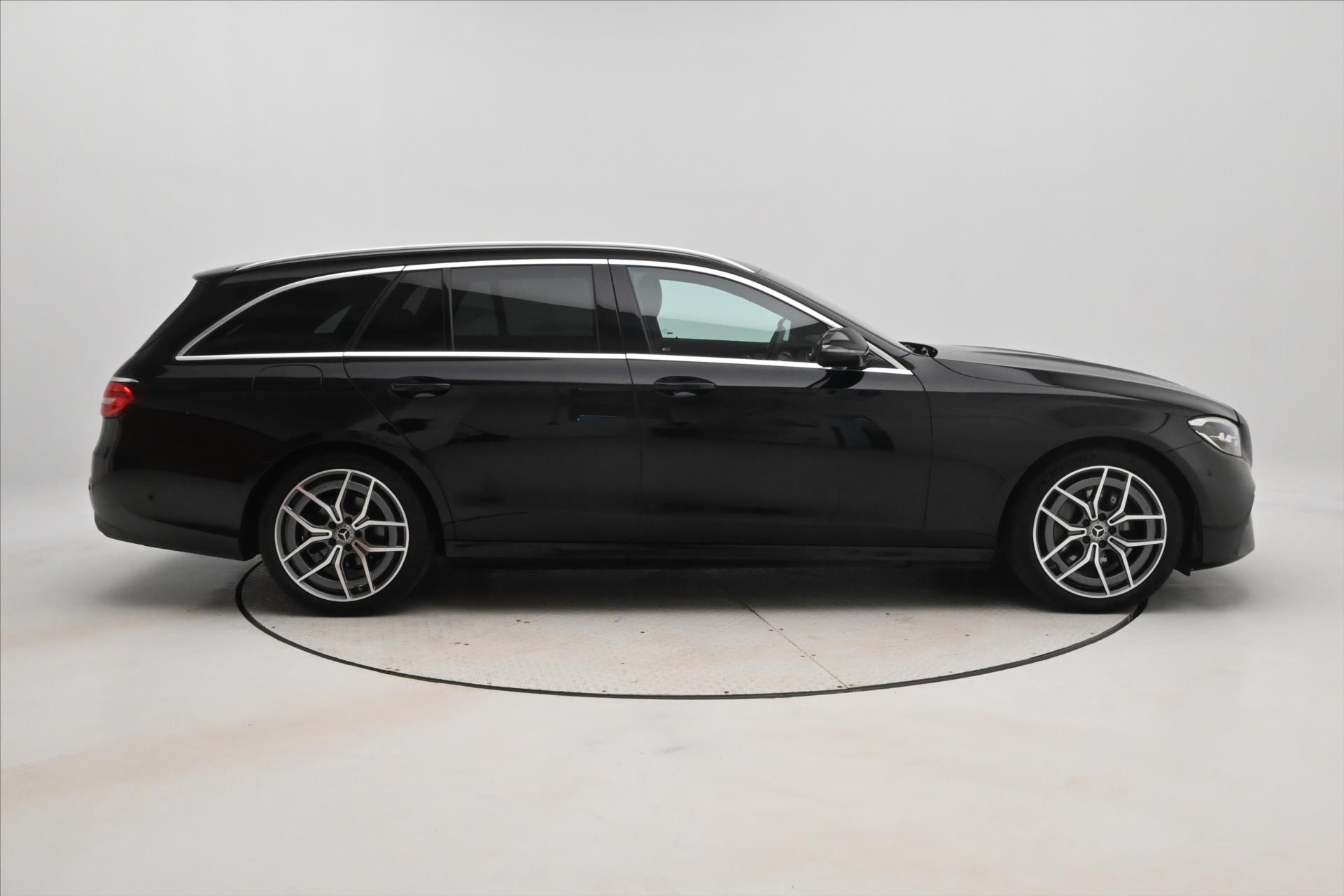 Hlavní fotografie vozu Mercedes-Benz Třídy E 2,0 220D 147kW 9G-TRONIC Záruka až 5 let (4)