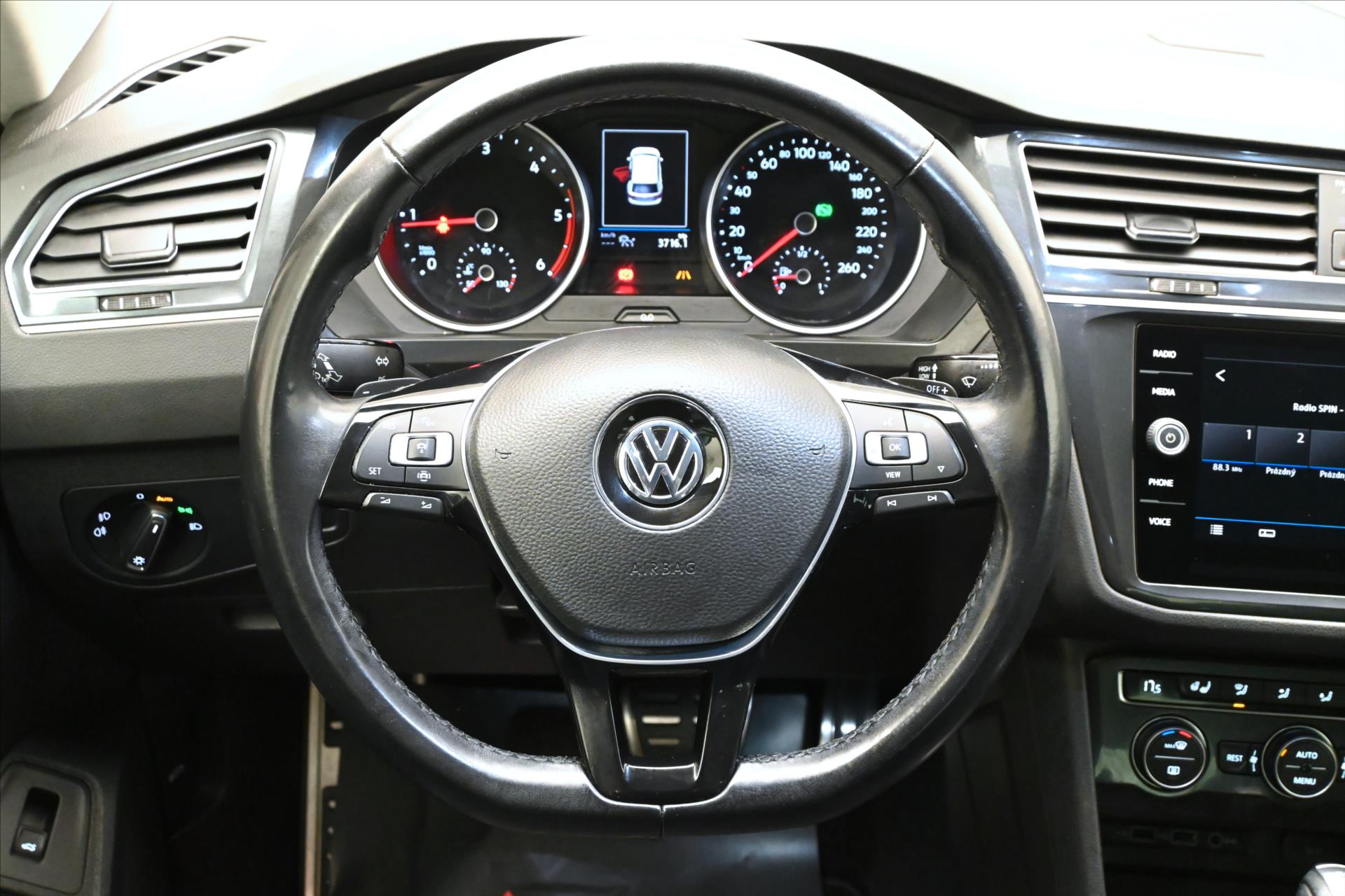 Hlavní fotografie vozu Volkswagen Tiguan 2,0 TDI 110 kW DSG iQ.DRIVE Záruka až 5 let (19)