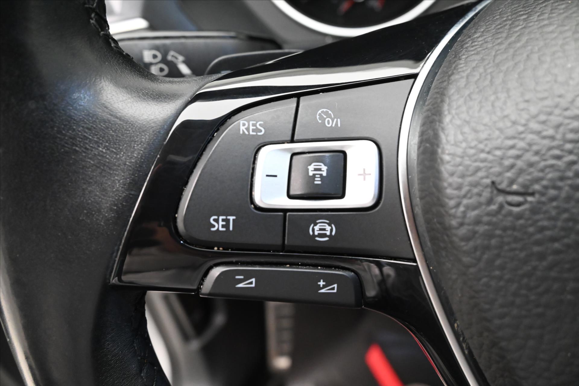 Hlavní fotografie vozu Volkswagen Tiguan 2,0 TDI 110 kW DSG iQ.DRIVE Záruka až 5 let (24)
