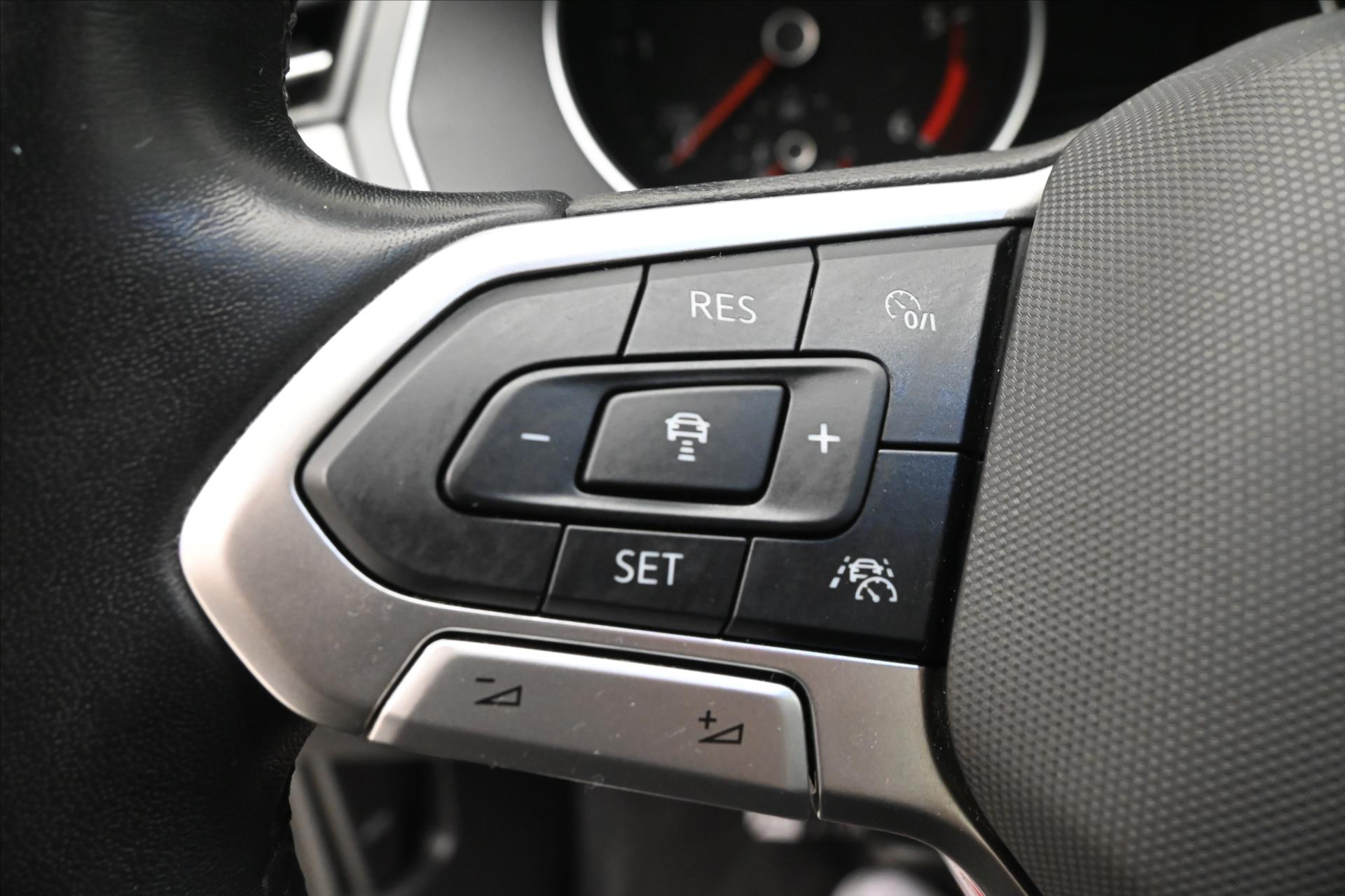 Hlavní fotografie vozu Volkswagen Passat 2,0 TDI 110kW Business Záruka až 5 let (25)