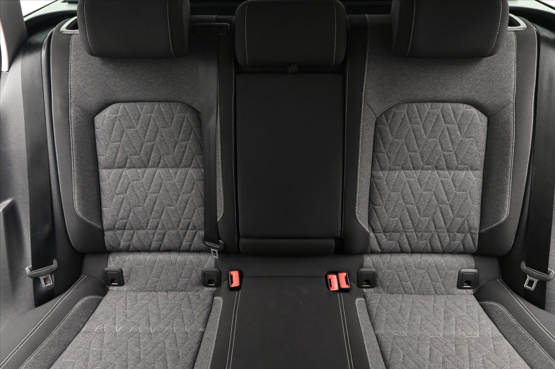 Hlavní fotografie vozu Volkswagen Passat 2,0 TDI 110kW Business Záruka až 5 let (29)