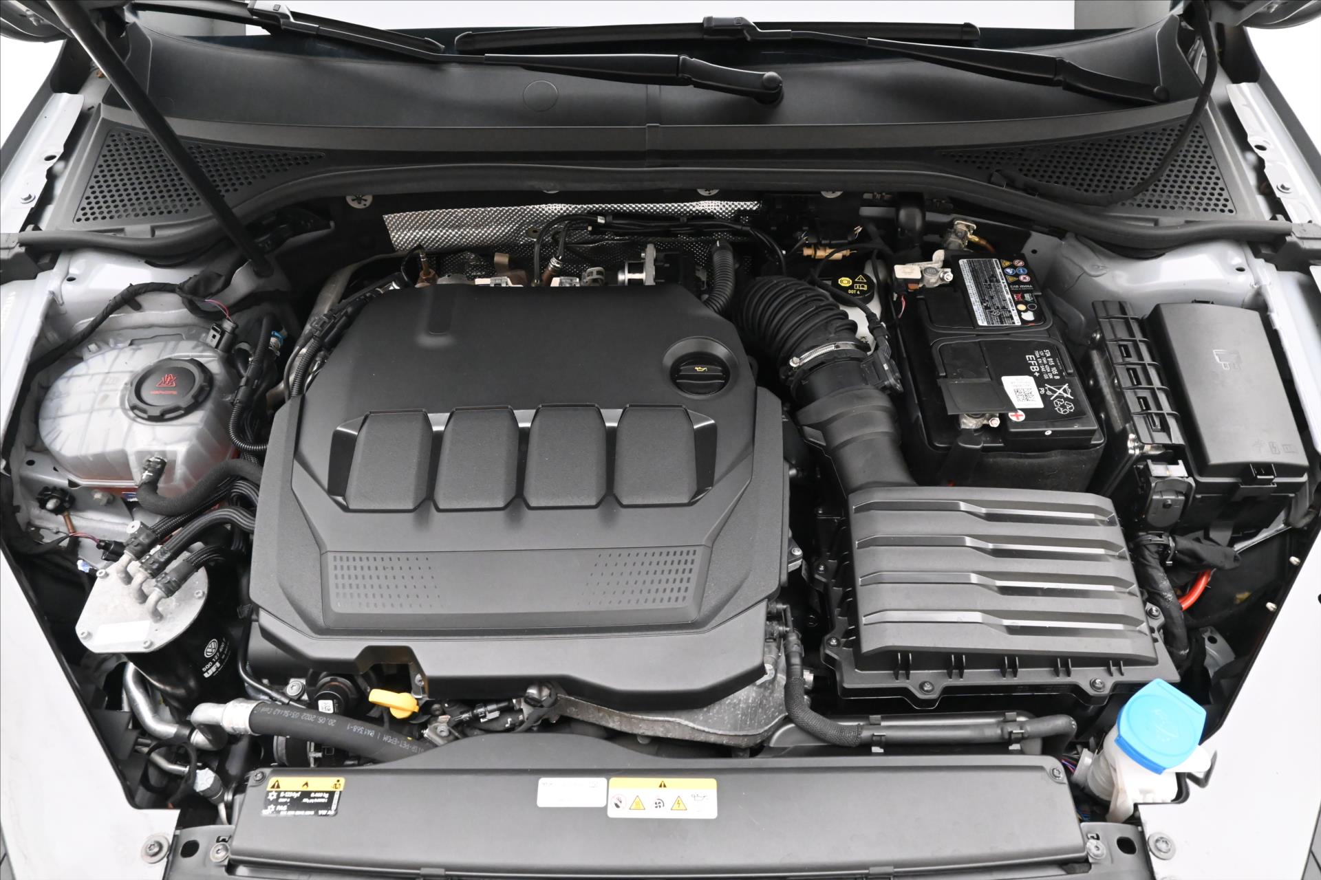 Hlavní fotografie vozu Volkswagen Passat 2,0 TDI 110kW Business Záruka až 5 let (10)