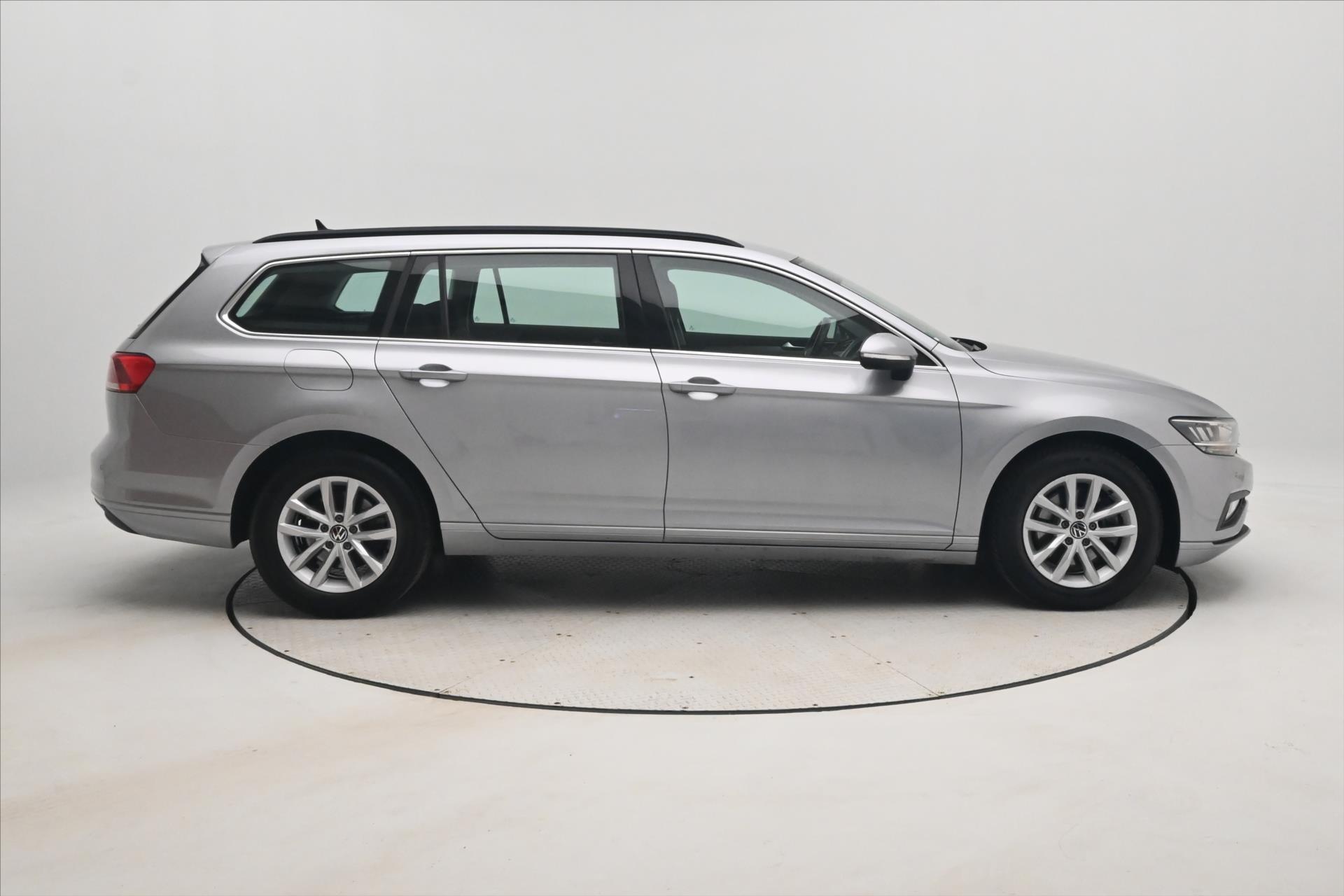 Hlavní fotografie vozu Volkswagen Passat 2,0 TDI 110 KW DSG Business Záruka až 5 let (4)