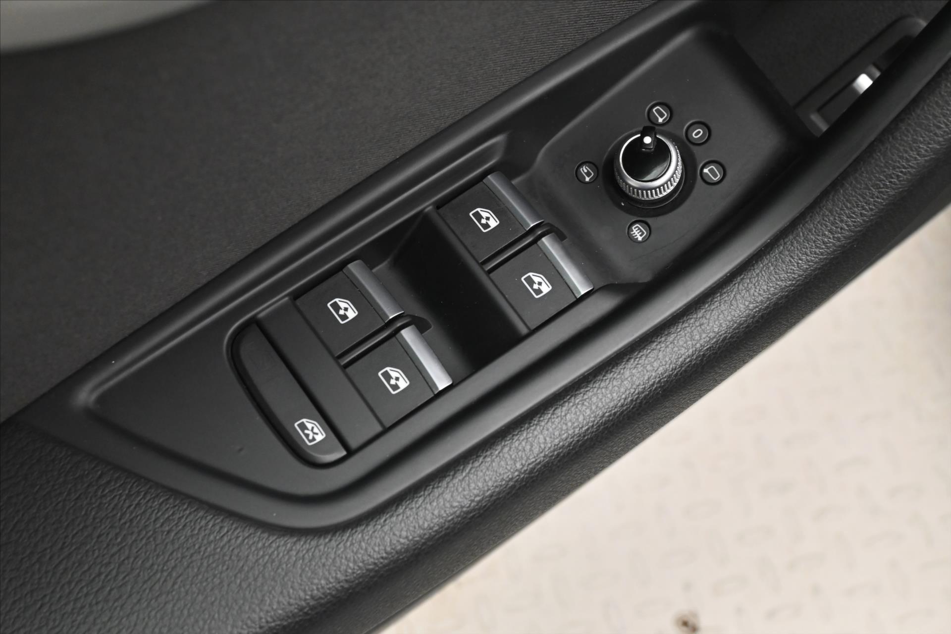 Hlavní fotografie vozu Audi A4 2,0 40TDI 150kW S-Tronic Záruka až 5 let (27)