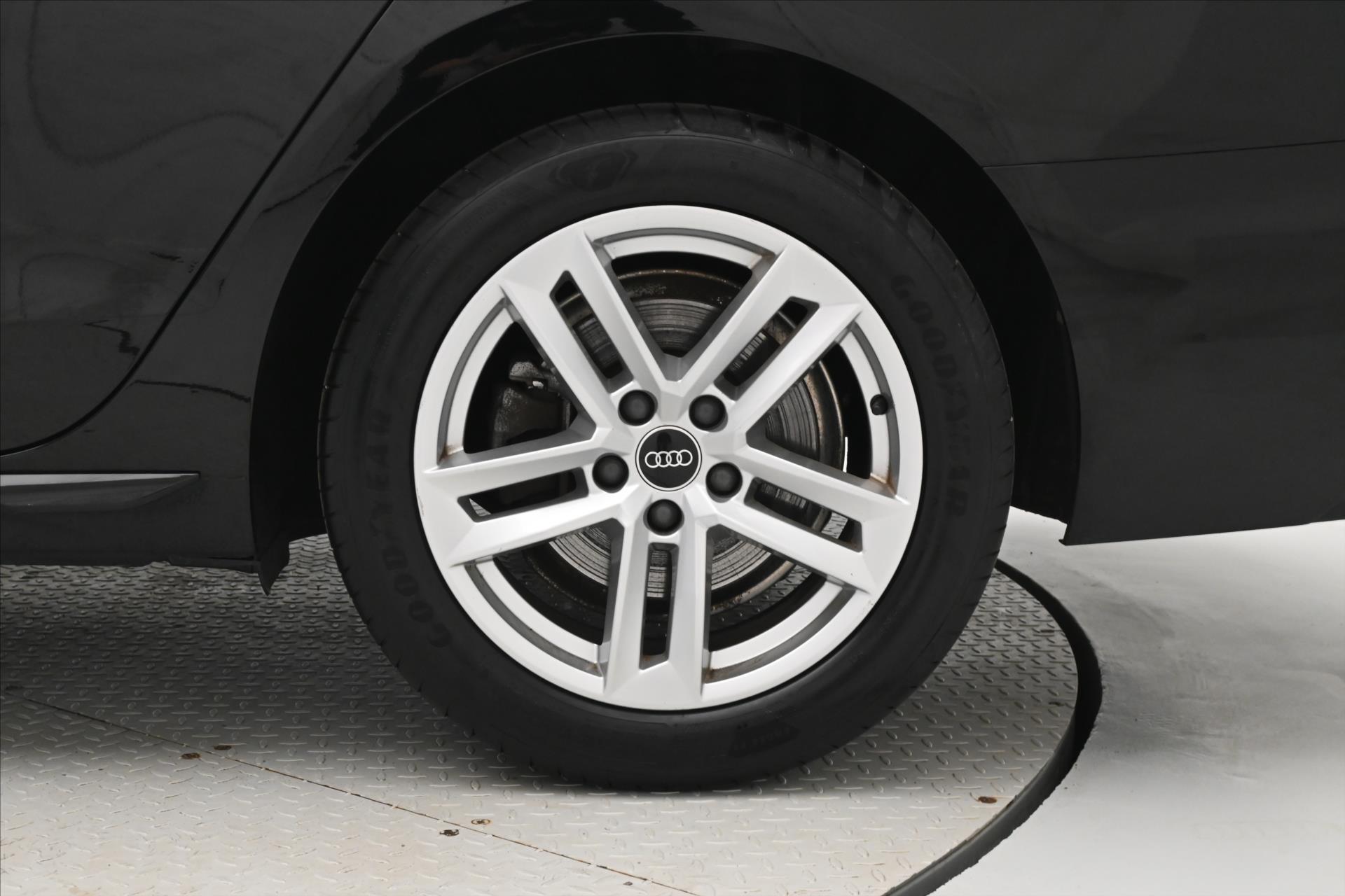 Hlavní fotografie vozu Audi A4 2,0 40TDI 150kW S-Tronic Záruka až 5 let (33)