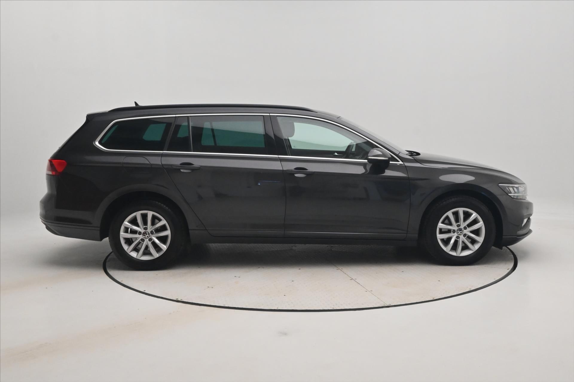 Hlavní fotografie vozu Volkswagen Passat 2,0 TDI 110 kW DSG Business Záruka až 5 let (4)