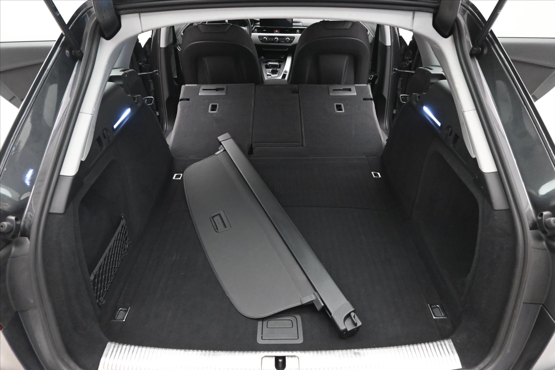 Hlavní fotografie vozu Audi A4 Avant 2,0 TDI 120 kW S-Tronic AVANT Záruka až 5 let (12)
