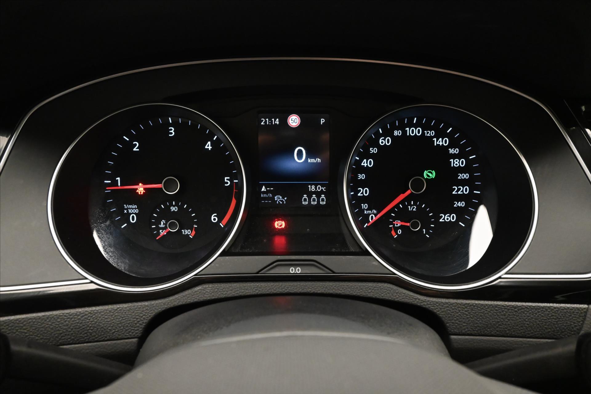 Hlavní fotografie vozu Volkswagen Passat 2,0 TDI 110kW DSG Business Záruka až 5 let (17)