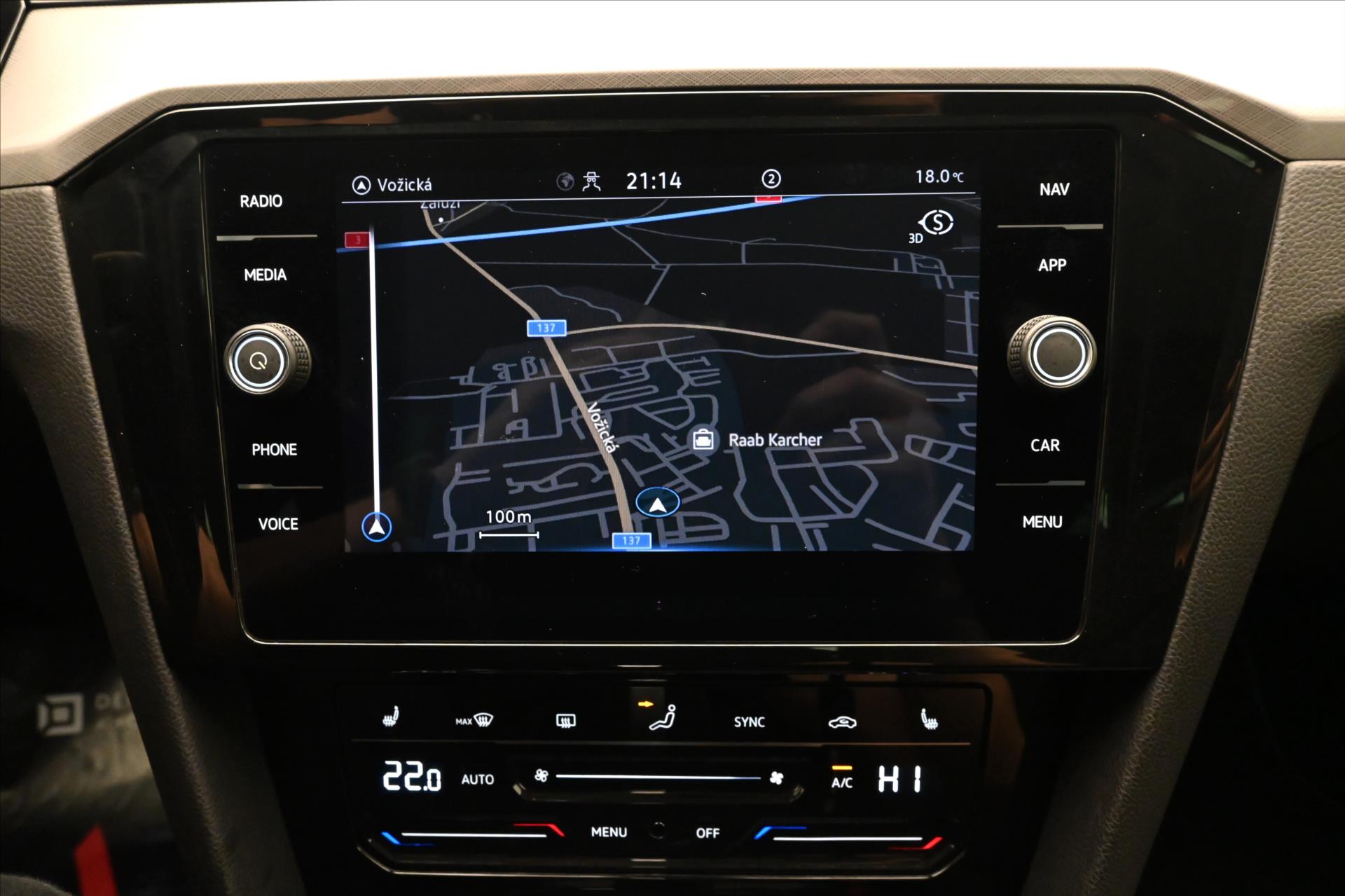 Hlavní fotografie vozu Volkswagen Passat 2,0 TDI 110kW DSG Business Záruka až 5 let (21)