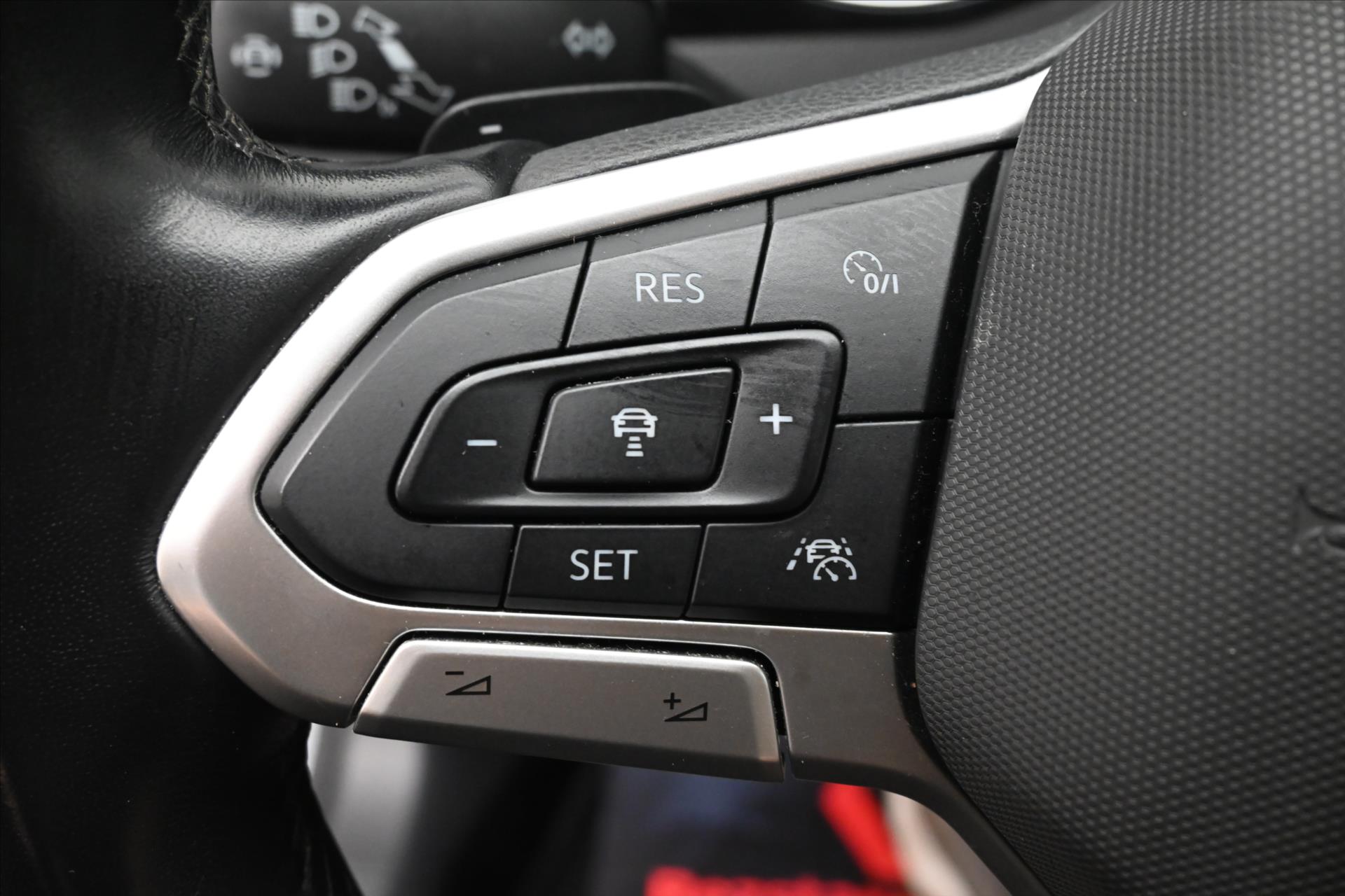 Hlavní fotografie vozu Volkswagen Passat 2,0 TDI 110kW DSG Business Záruka až 5 let (25)