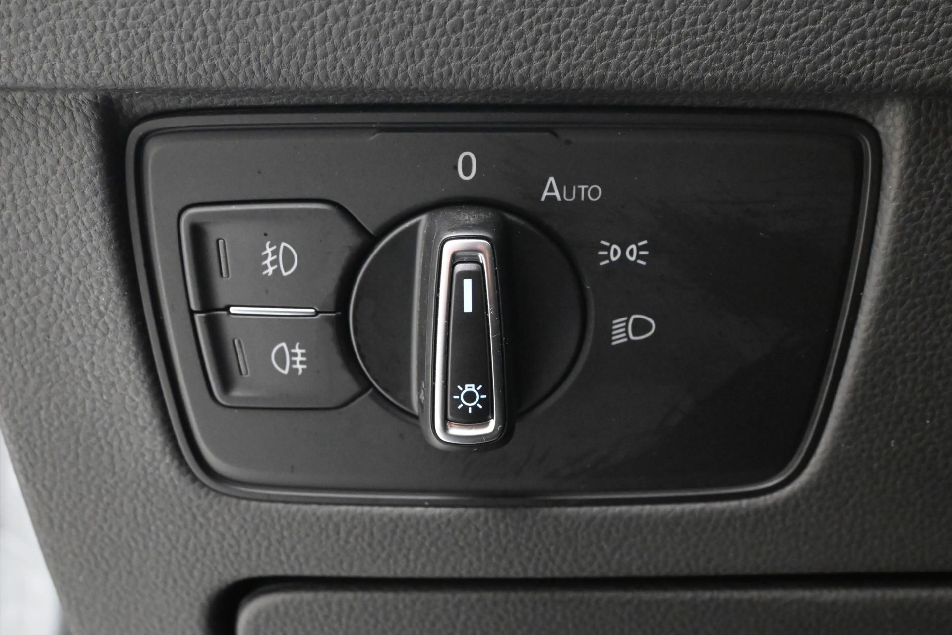 Hlavní fotografie vozu Volkswagen Passat 2,0 TDI 110kW DSG Business Záruka až 5 let (28)
