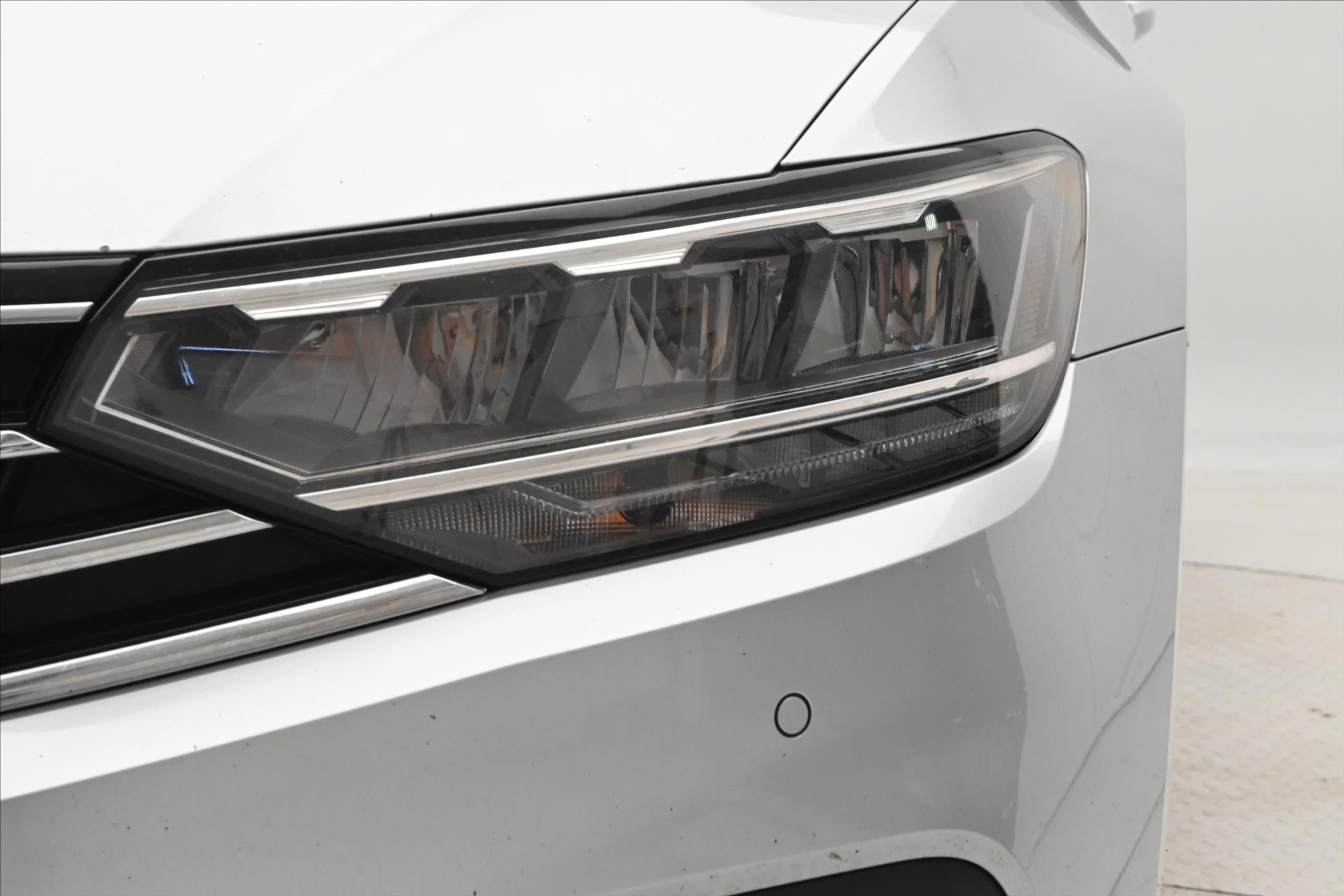 Hlavní fotografie vozu Volkswagen Passat 2,0 TDI 110kW DSG Business Záruka až 5 let (31)