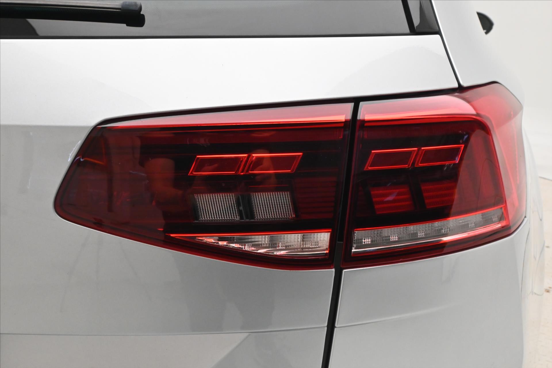 Hlavní fotografie vozu Volkswagen Passat 2,0 TDI 110kW DSG Business Záruka až 5 let (32)