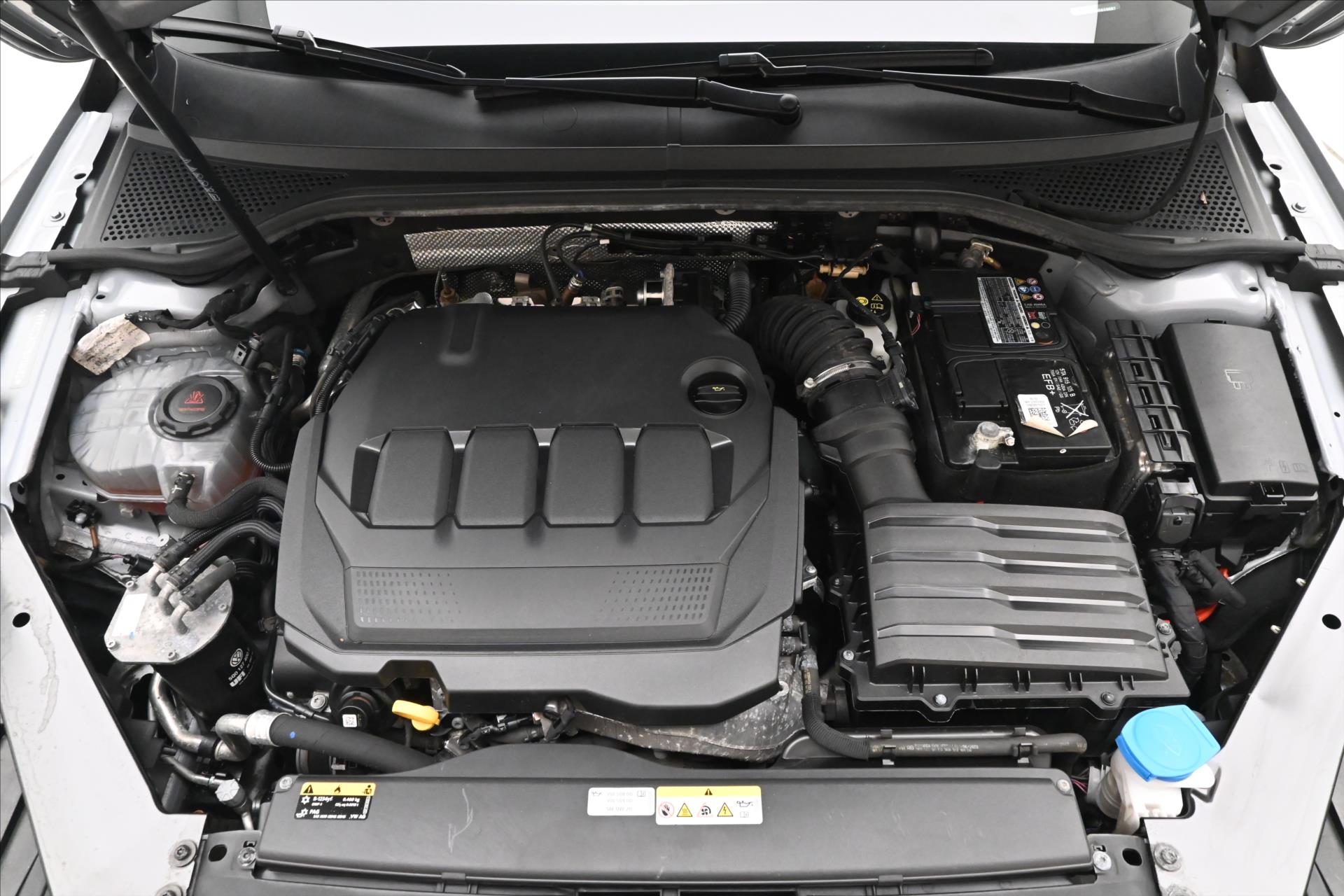 Hlavní fotografie vozu Volkswagen Passat 2,0 TDI 110kW DSG Business Záruka až 5 let (10)