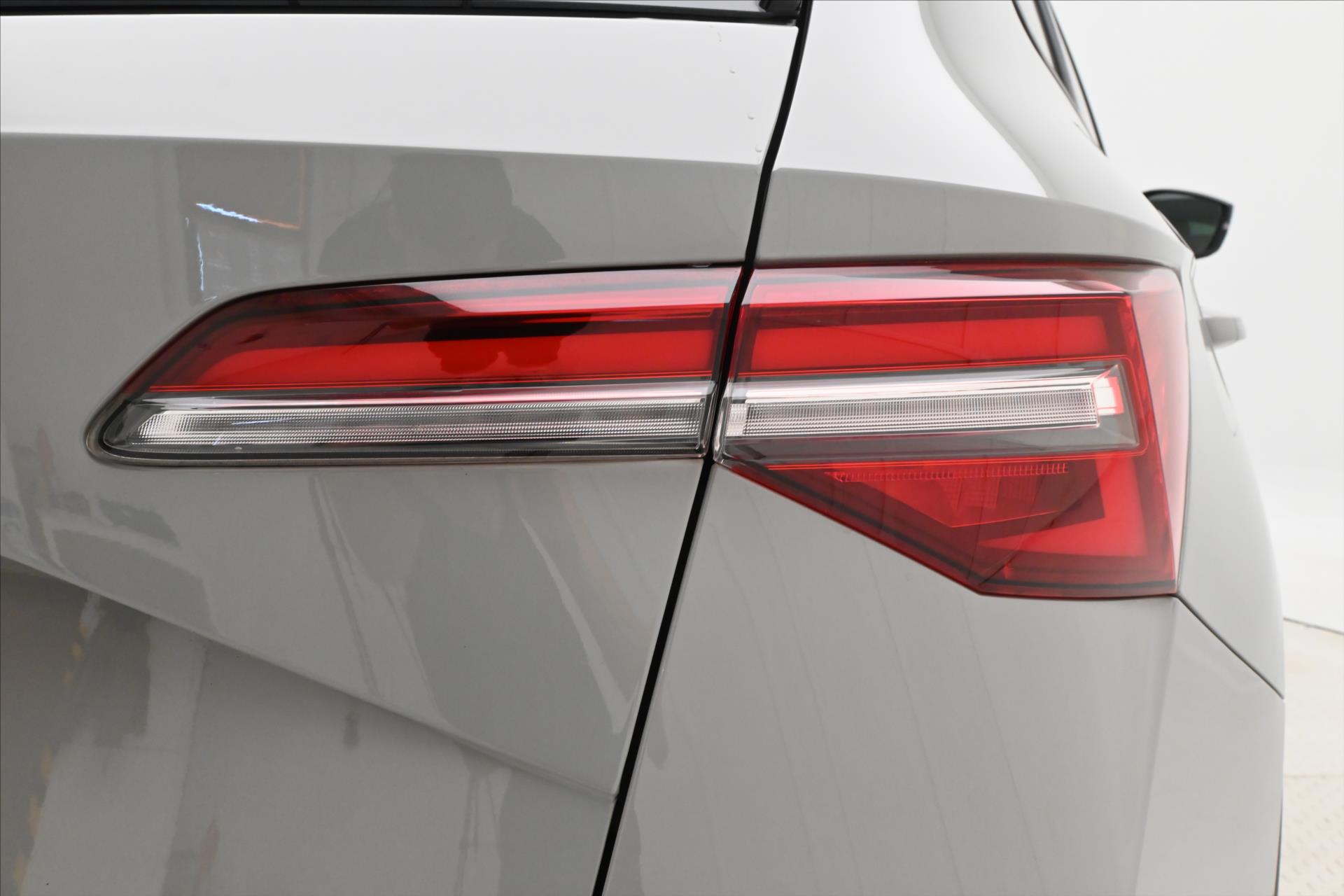 Hlavní fotografie vozu Škoda Karoq 2,0 TDI 85kW DSG Ambition Záruka až 5 let (31)