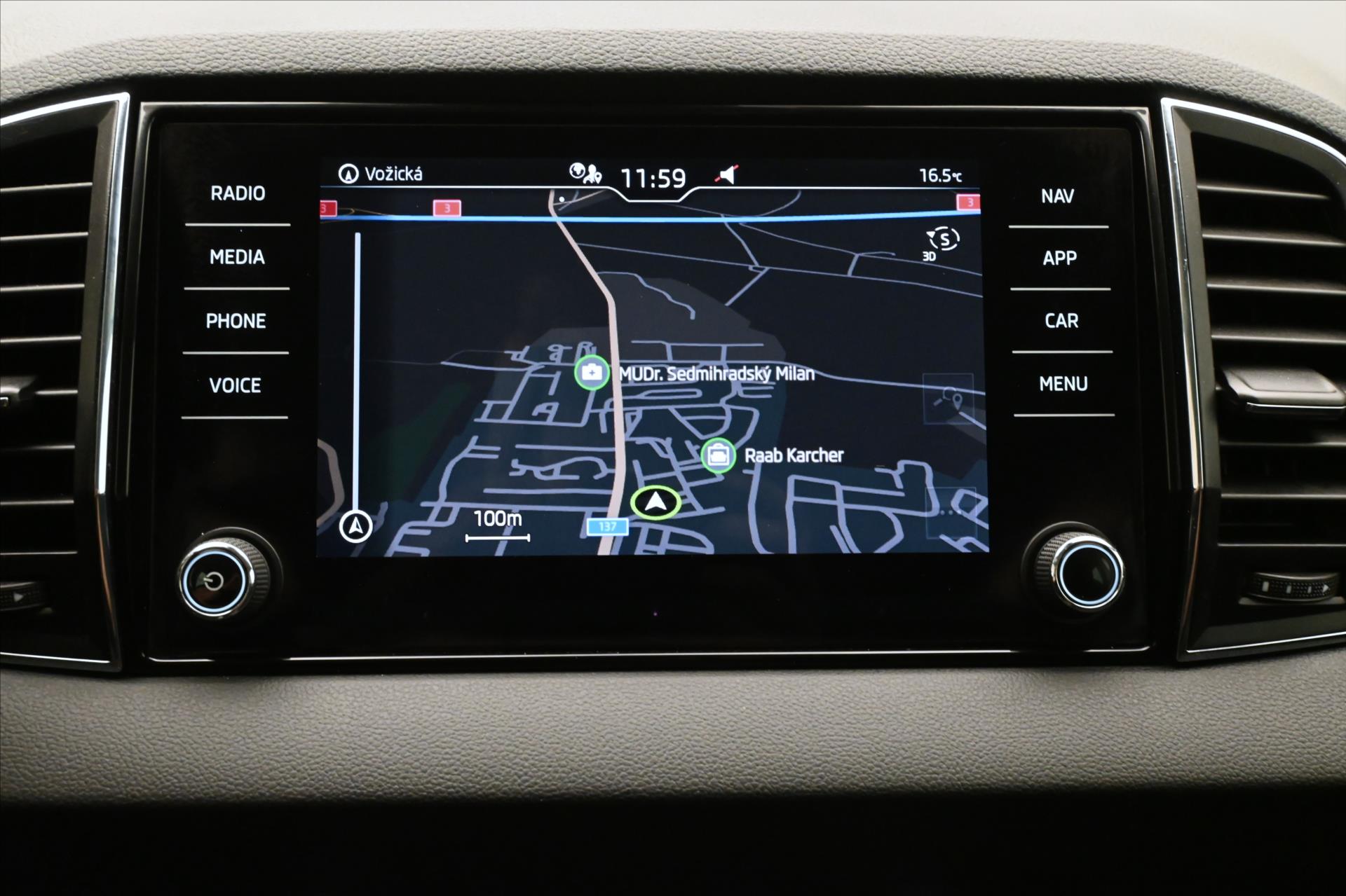 Hlavní fotografie vozu Škoda Karoq 2,0 TDI 85kW DSG VIRTUAL EL.KUFR Záruka až 5 let (21)