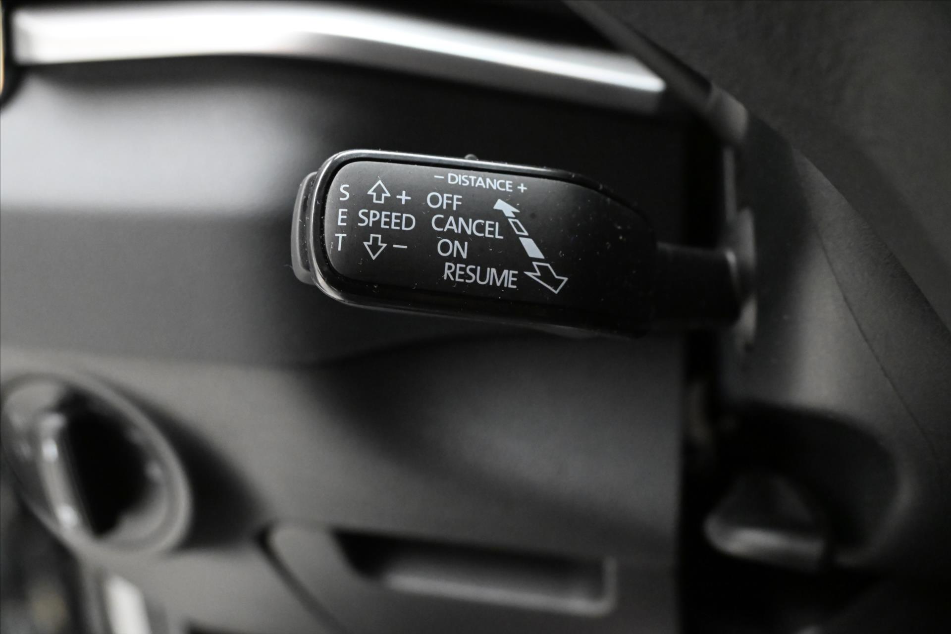 Hlavní fotografie vozu Škoda Karoq 2,0 TDI 85kW DSG VIRTUAL EL.KUFR Záruka až 5 let (24)