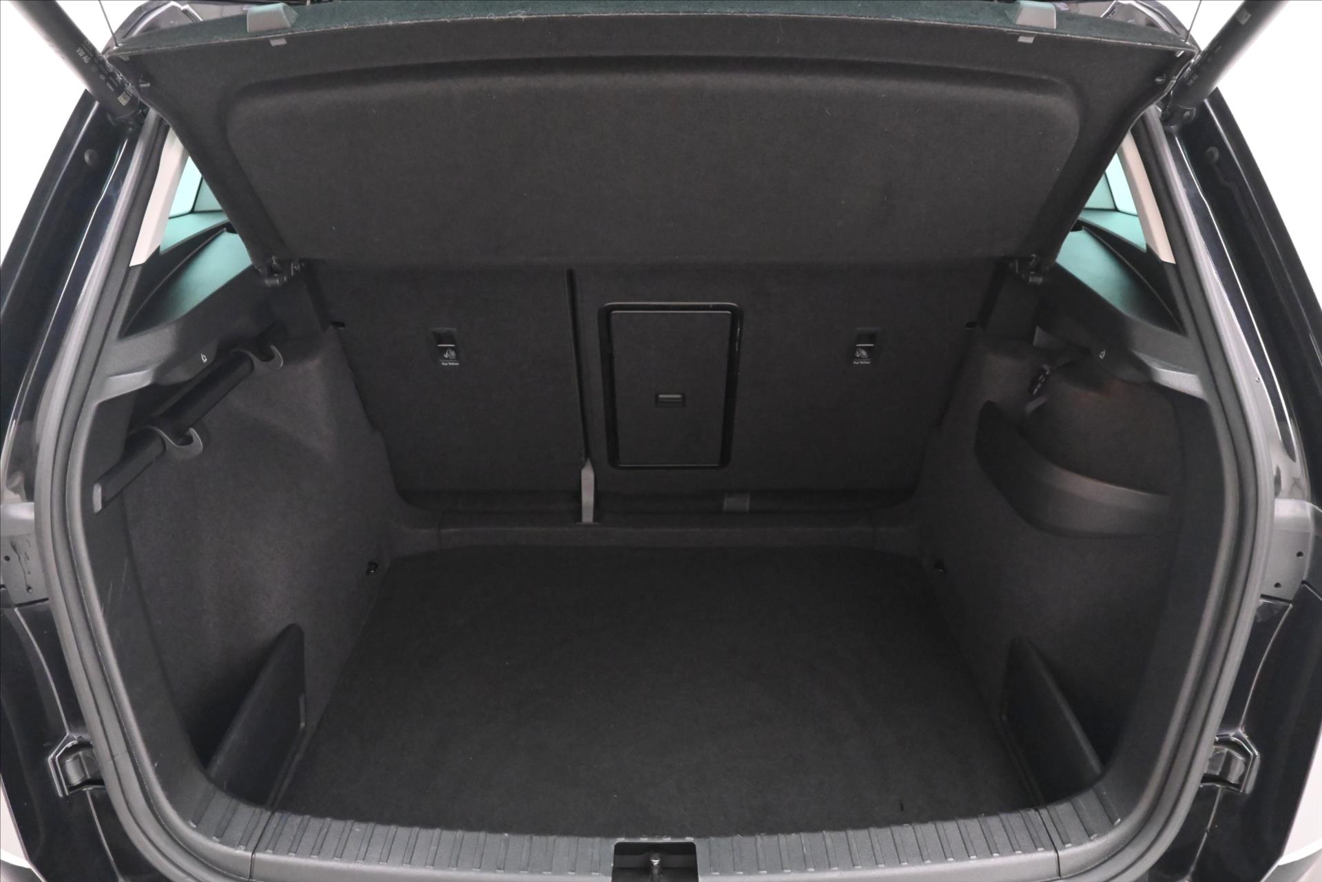 Hlavní fotografie vozu Škoda Karoq 2,0 TDI 85kW DSG Ambition Záruka až 5 let (11)