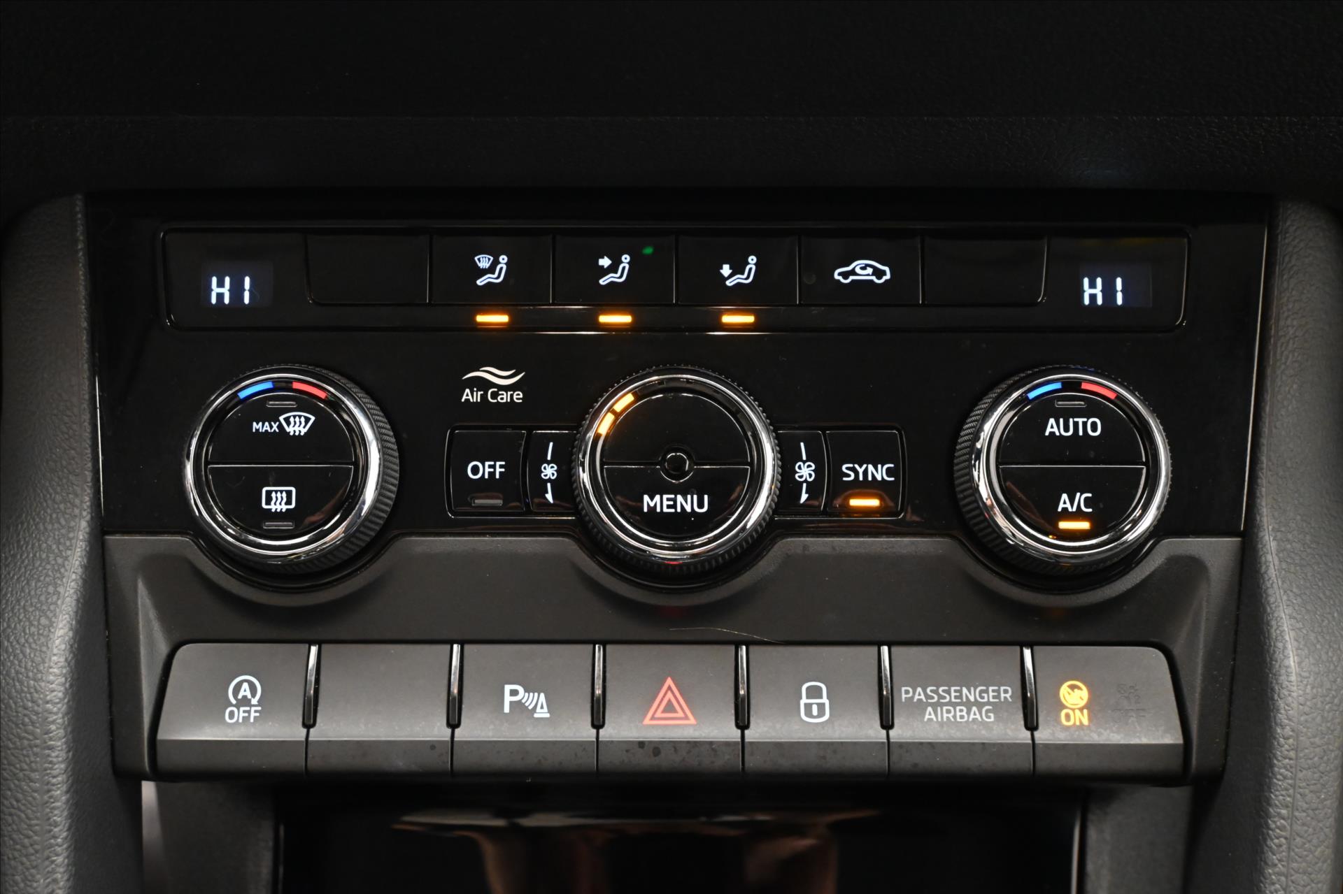 Hlavní fotografie vozu Škoda Karoq 2,0 TDI 85kW DSG Ambition Záruka až 5 let (22)