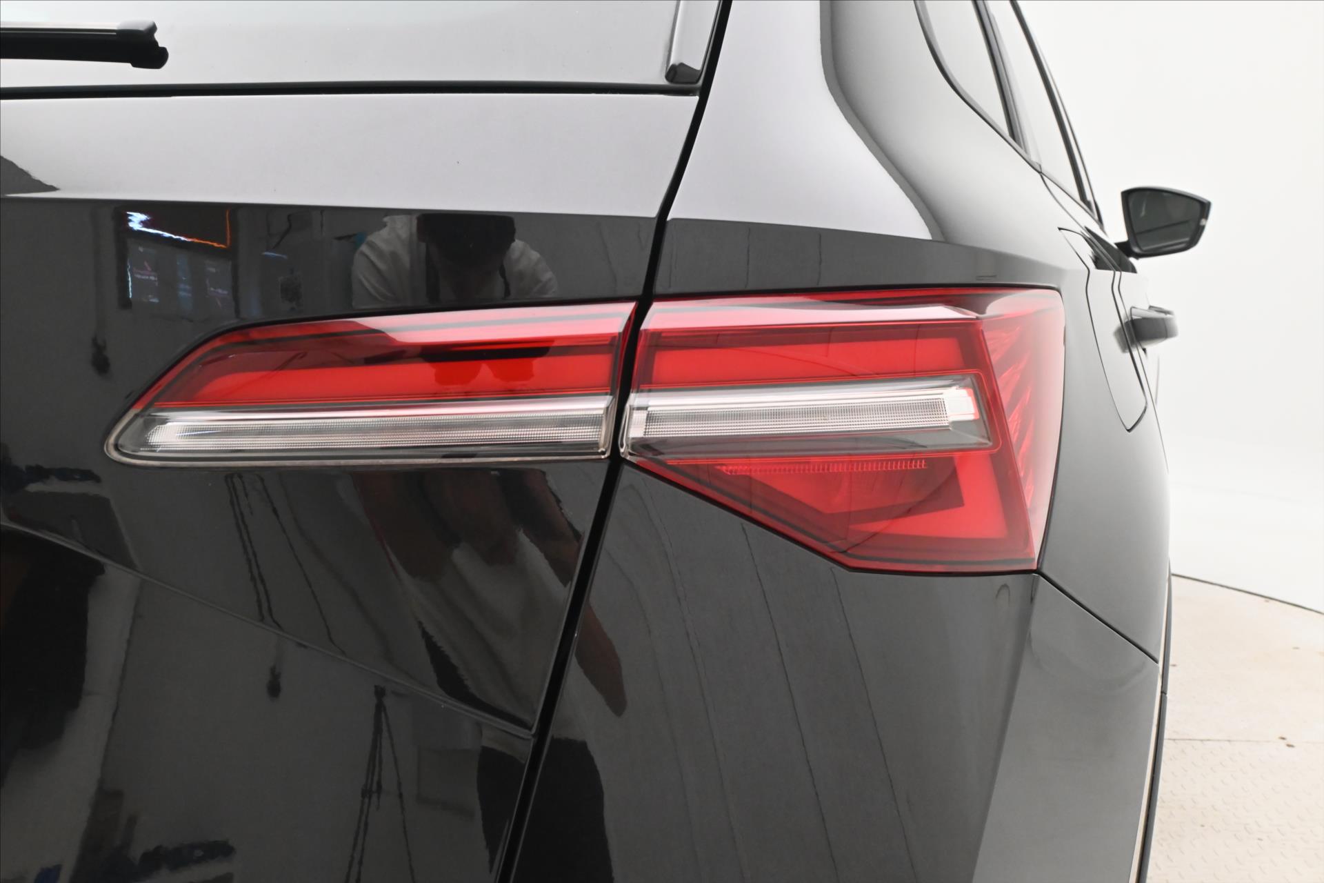 Hlavní fotografie vozu Škoda Karoq 2,0 TDI 85kW DSG Ambition Záruka až 5 let (31)