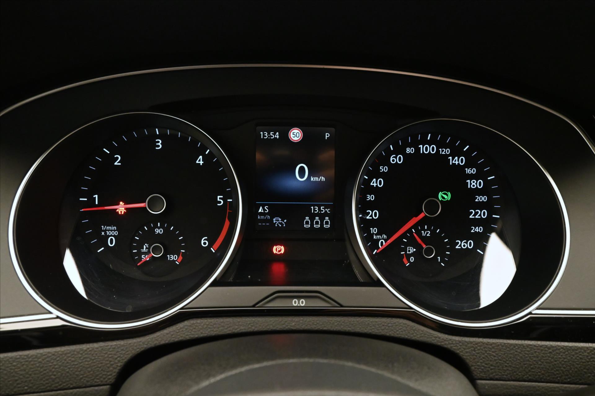 Hlavní fotografie vozu Volkswagen Passat 2,0 TDI 110kW DSG Business Záruka až 5 let (17)