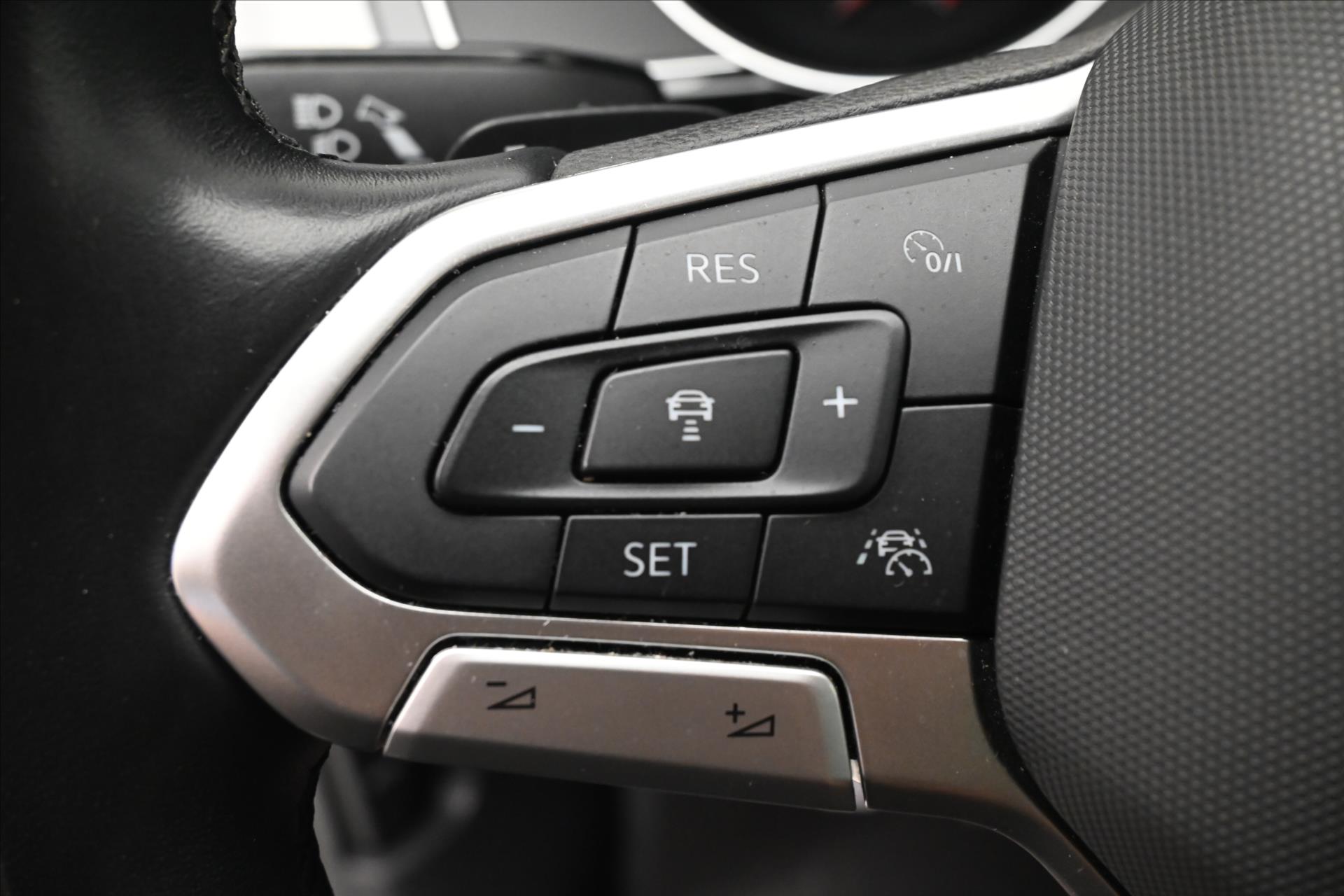 Hlavní fotografie vozu Volkswagen Passat 2,0 TDI 110kW DSG Business Záruka až 5 let (25)