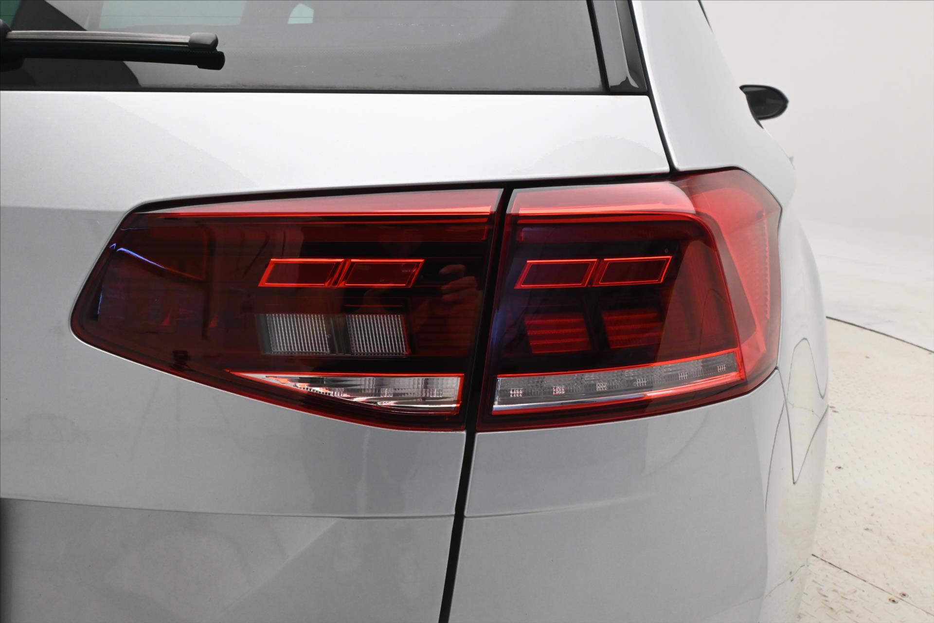 Hlavní fotografie vozu Volkswagen Passat 2,0 TDI 110kW DSG Business Záruka až 5 let (32)