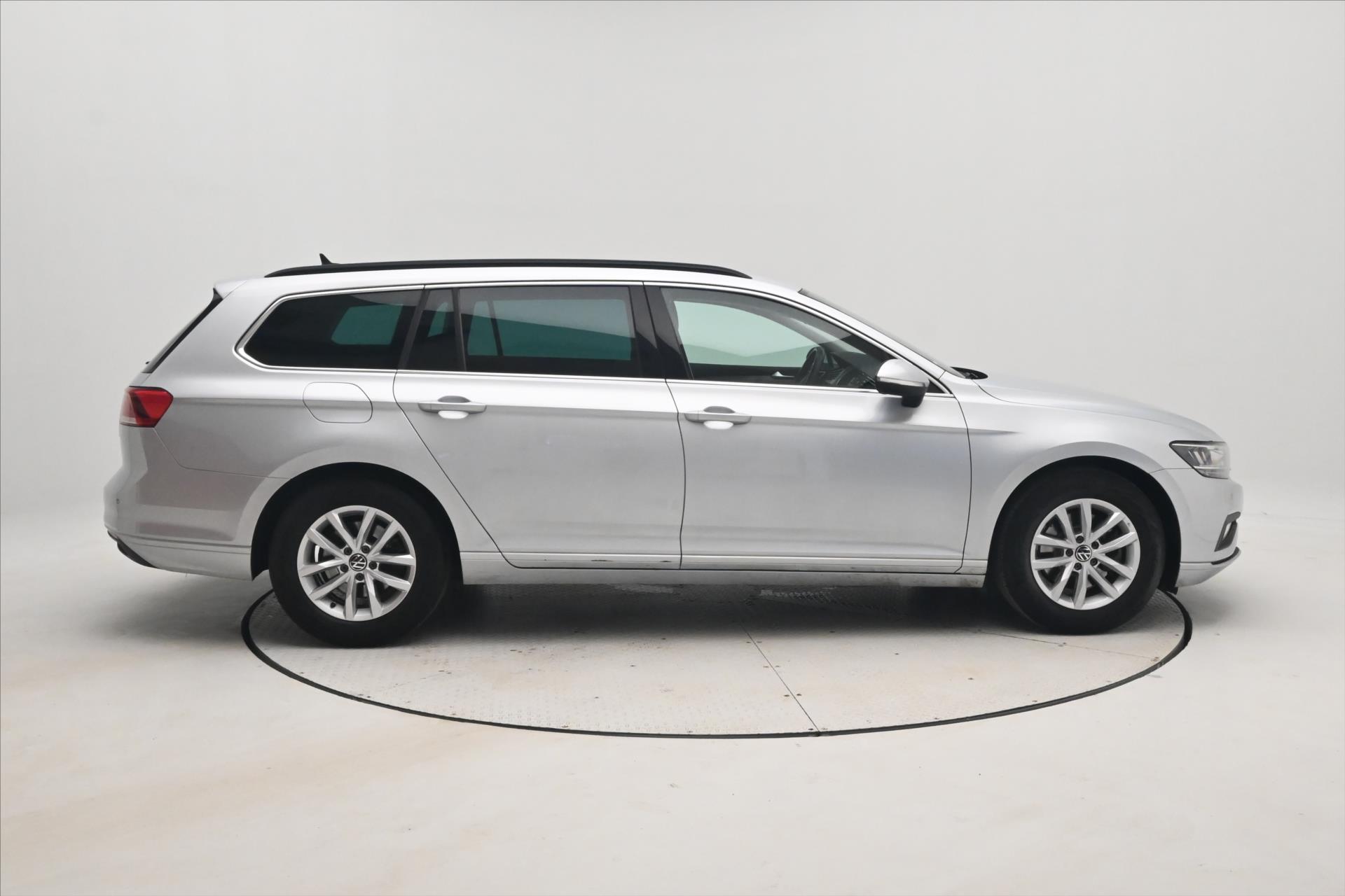 Hlavní fotografie vozu Volkswagen Passat 2,0 TDI 110kW DSG Business Záruka až 5 let (5)