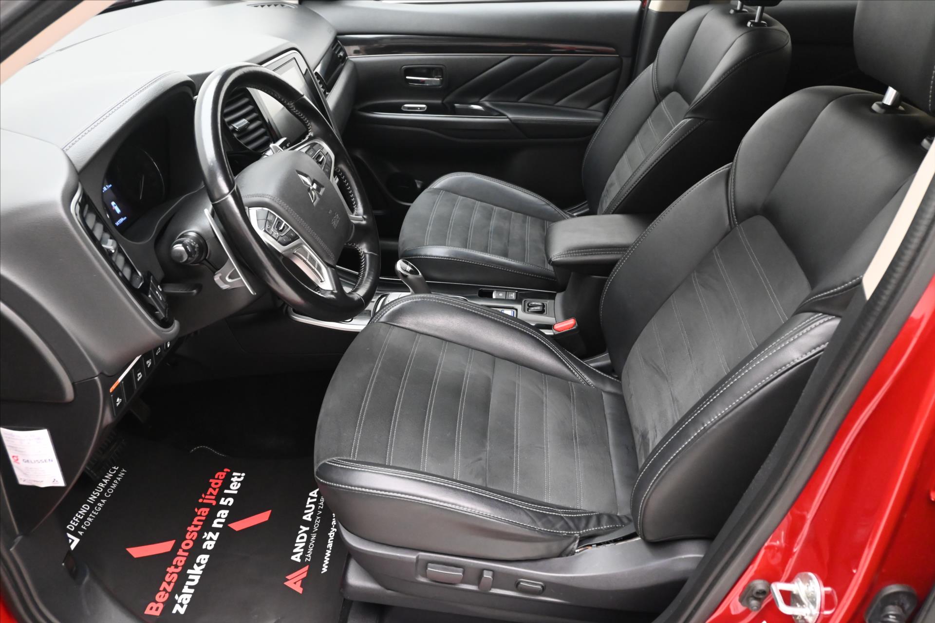 Hlavní fotografie vozu Mitsubishi Outlander 2,4 PHEV Intense+ 4WD Záruka až 5 let (14)