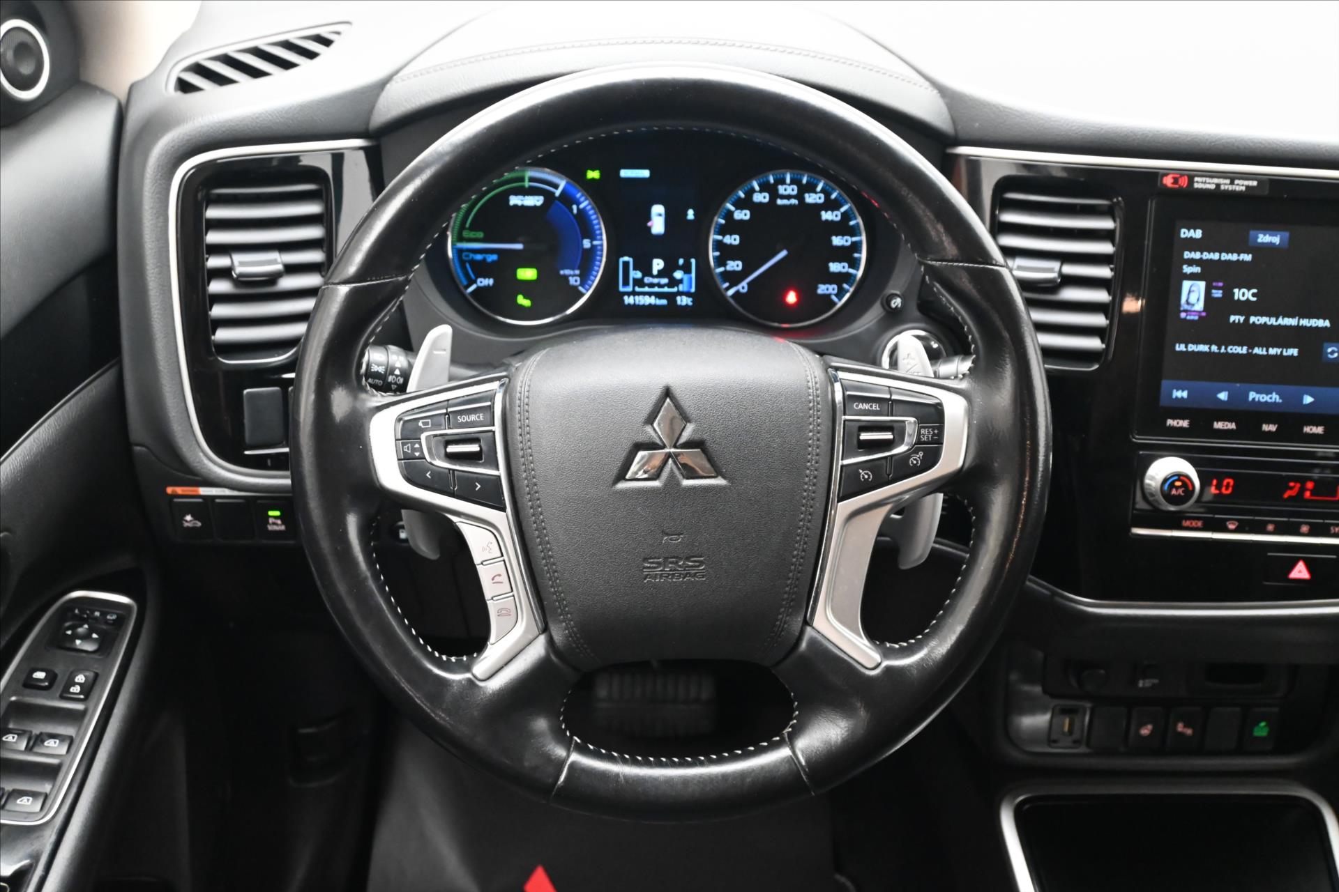 Hlavní fotografie vozu Mitsubishi Outlander 2,4 PHEV Intense+ 4WD Záruka až 5 let (19)
