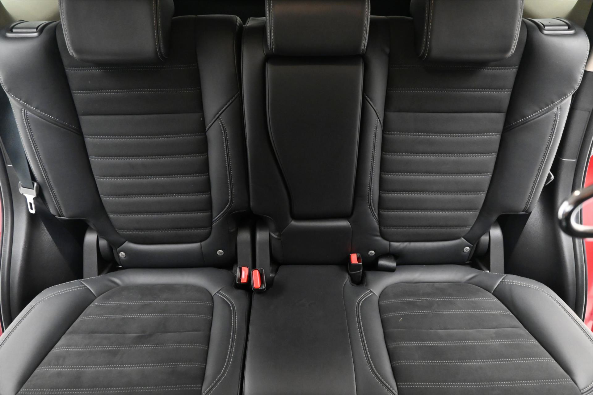 Hlavní fotografie vozu Mitsubishi Outlander 2,4 PHEV Intense+ 4WD Záruka až 5 let (29)
